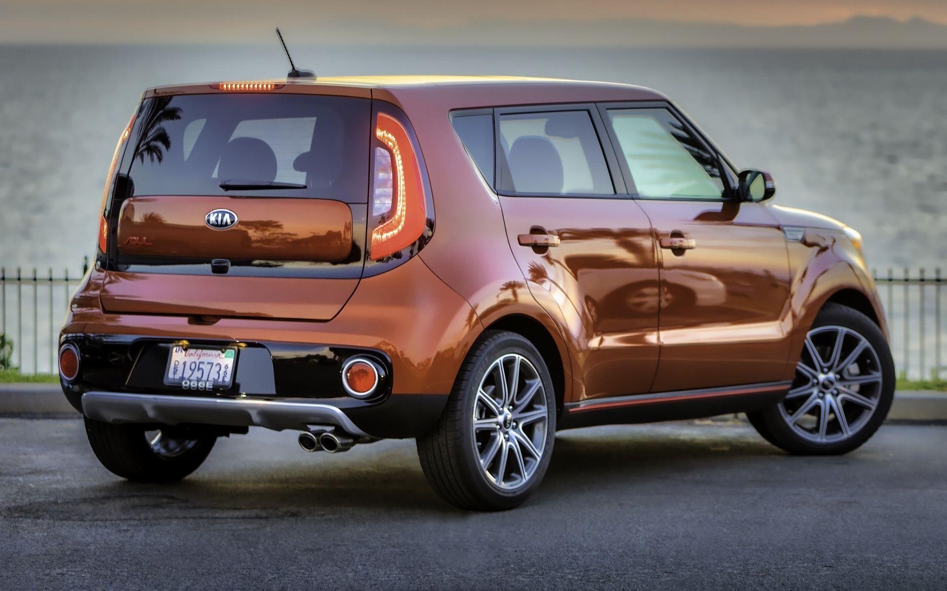 Kia Soul, Standout design, Versatile functionality, Soulful experience, 1920x1200 HD Desktop