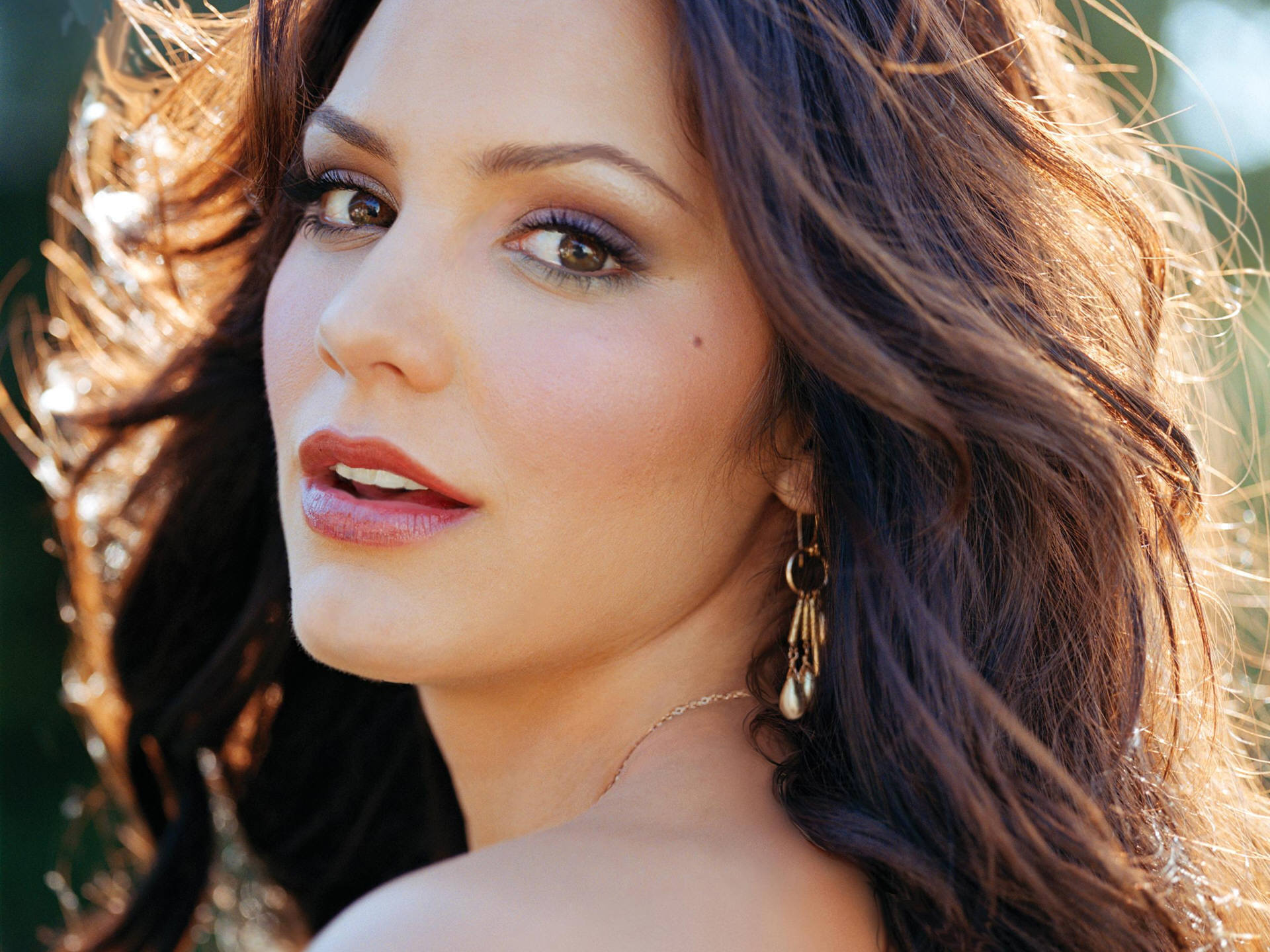 Katharine McPhee, HD magic, Radiant smile, Alluring gaze, 1920x1440 HD Desktop