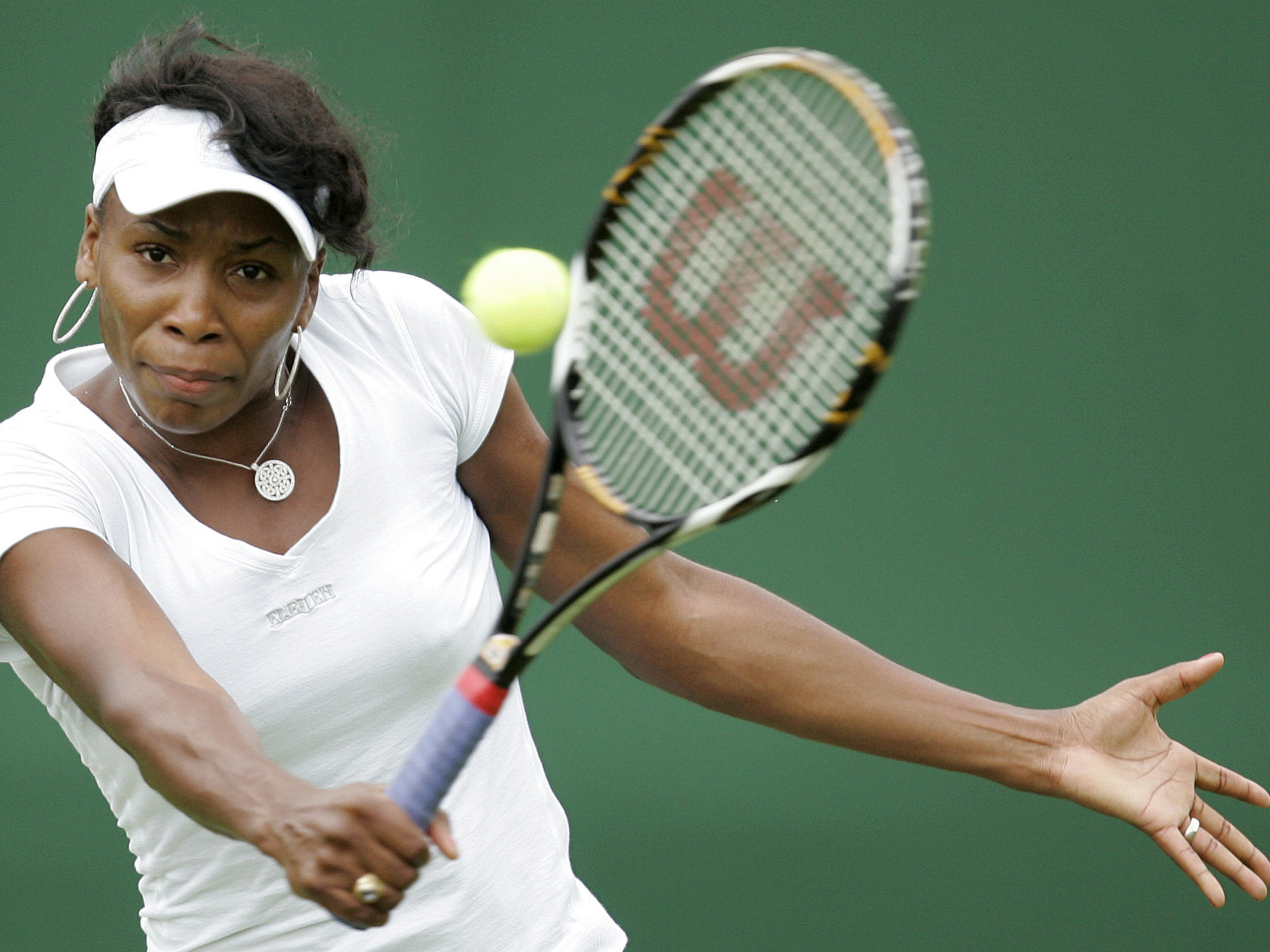 Venus Williams, Tennis champion, Sports icon, Graceful athleticism, 2560x1920 HD Desktop