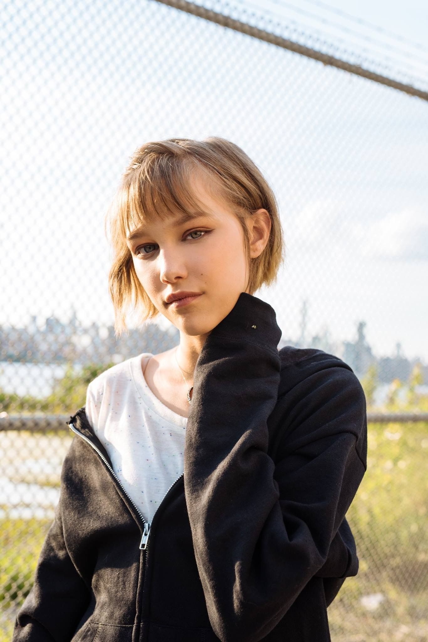 Grace VanderWaal, Young artist, America's Got Talent, Musical talent, 1370x2050 HD Phone