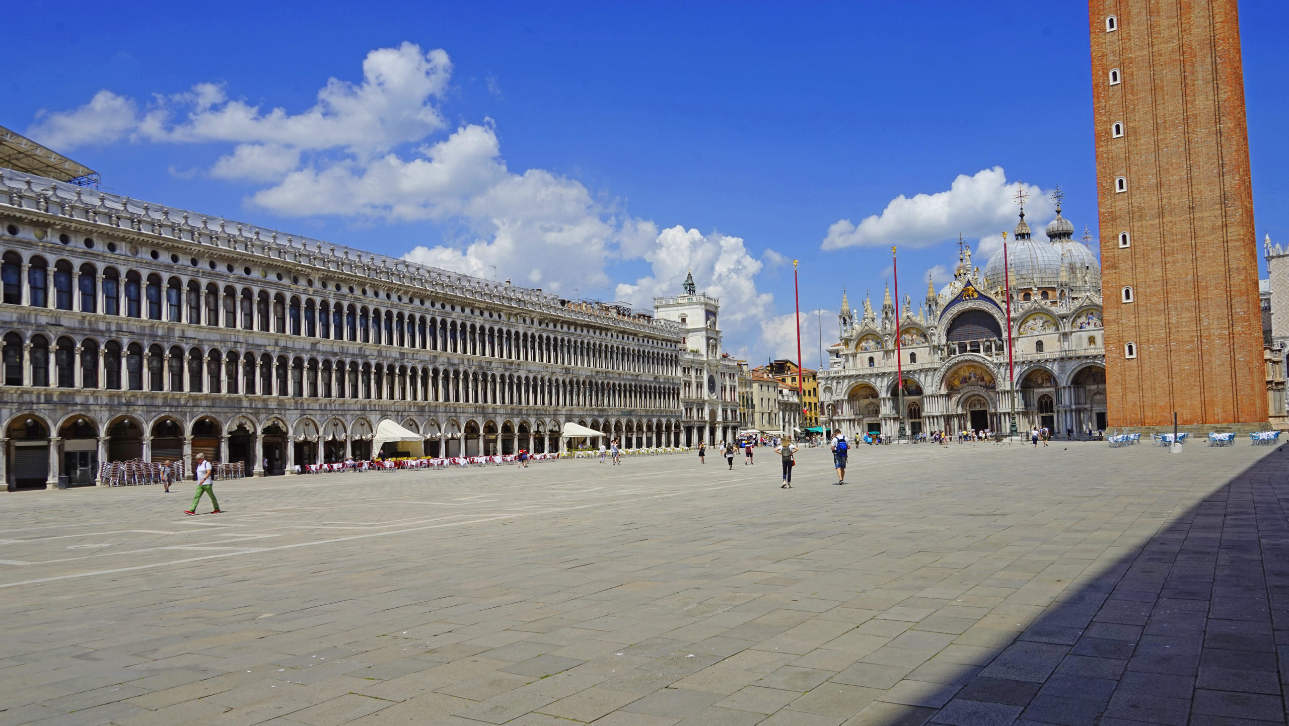 St. Mark's Basilica, Tourists do differently, Travelers for life, Unique experiences, 2560x1450 HD Desktop