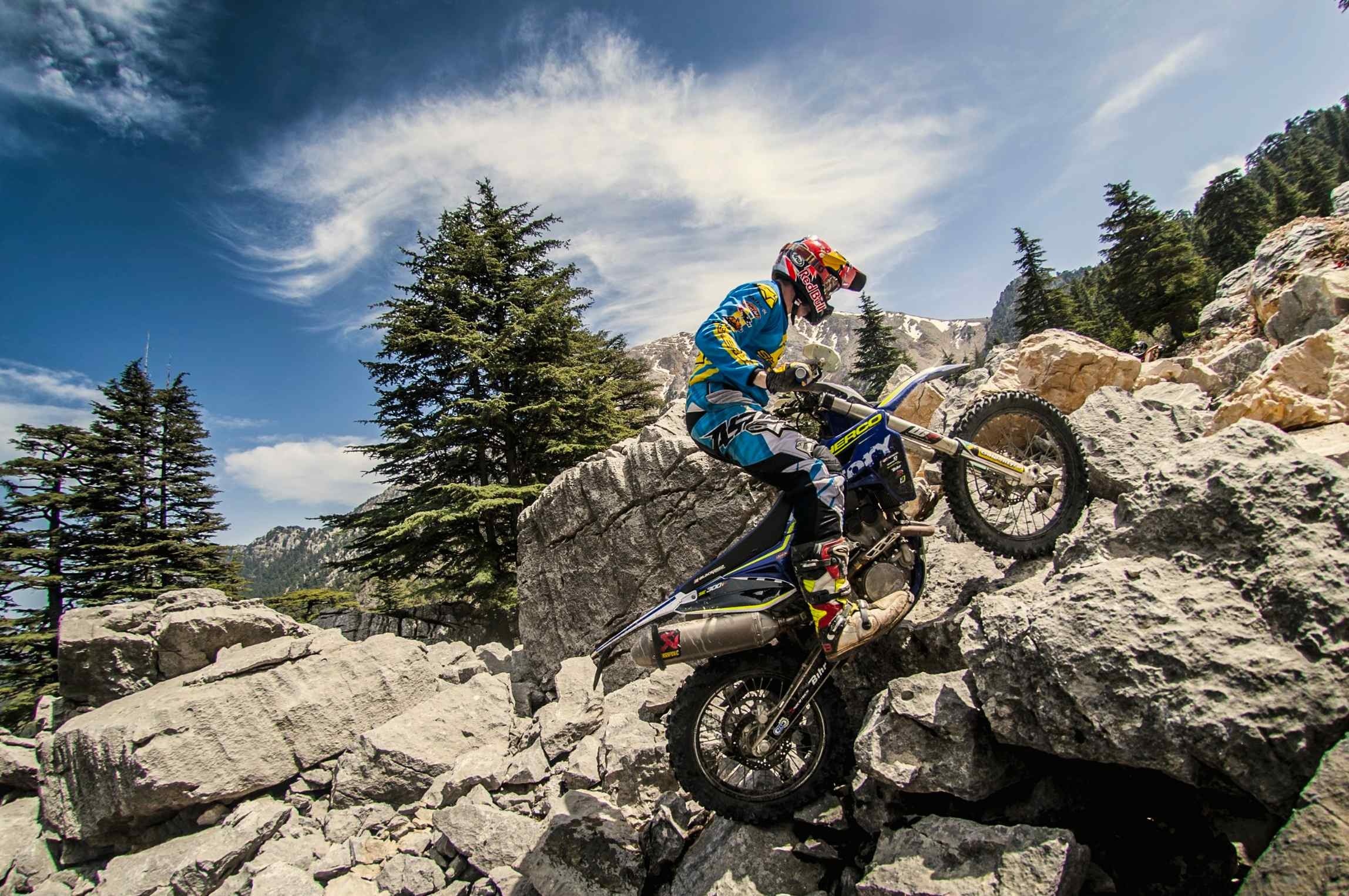 Сlimbing The Rock, Enduro Motorbikes Wallpaper, 2300x1530 HD Desktop