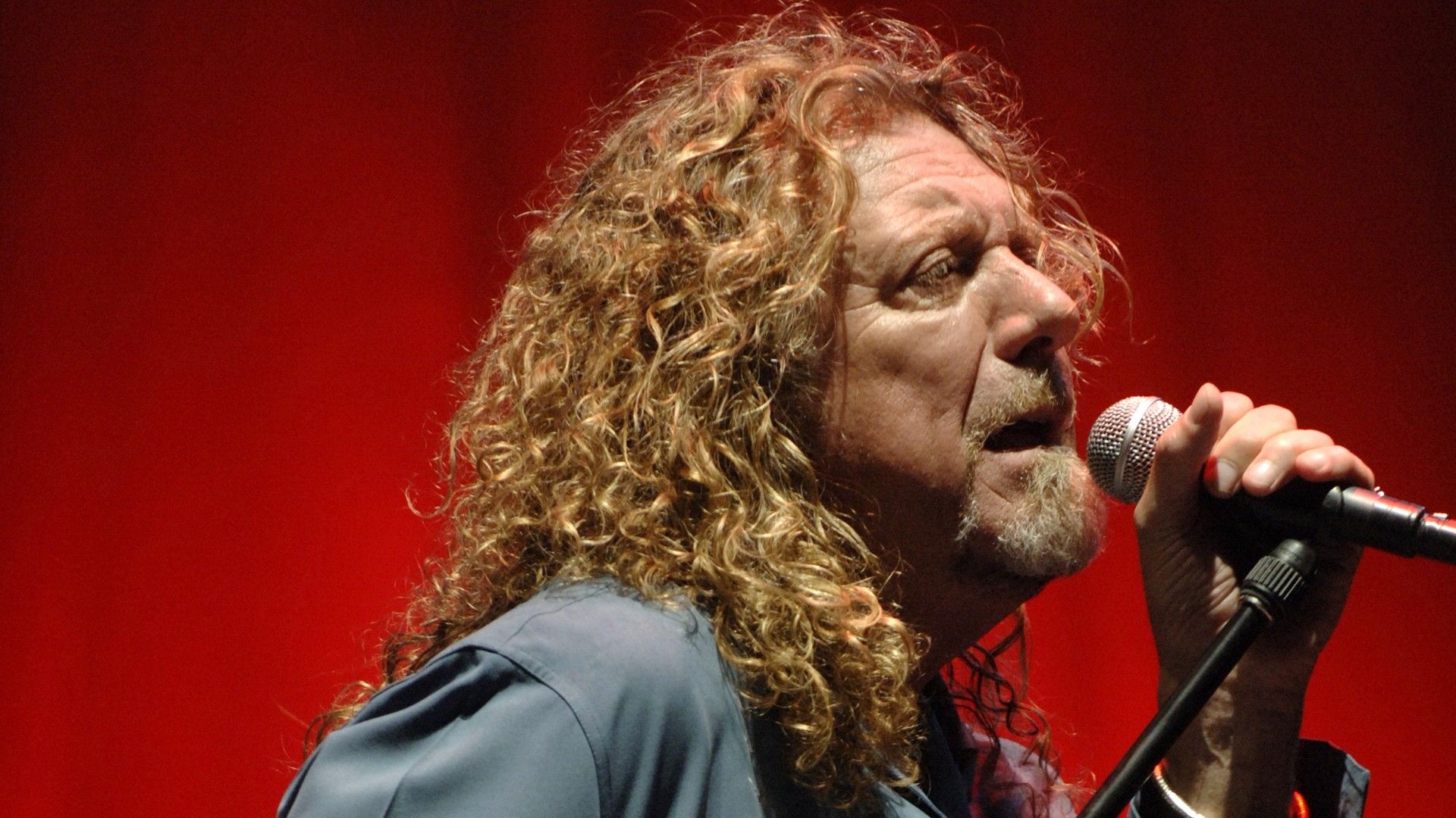 Robert Plant wallpapers, Legendary musician, Plant's dynamic presence, Iconic rockstar, 1920x1080 Full HD Desktop