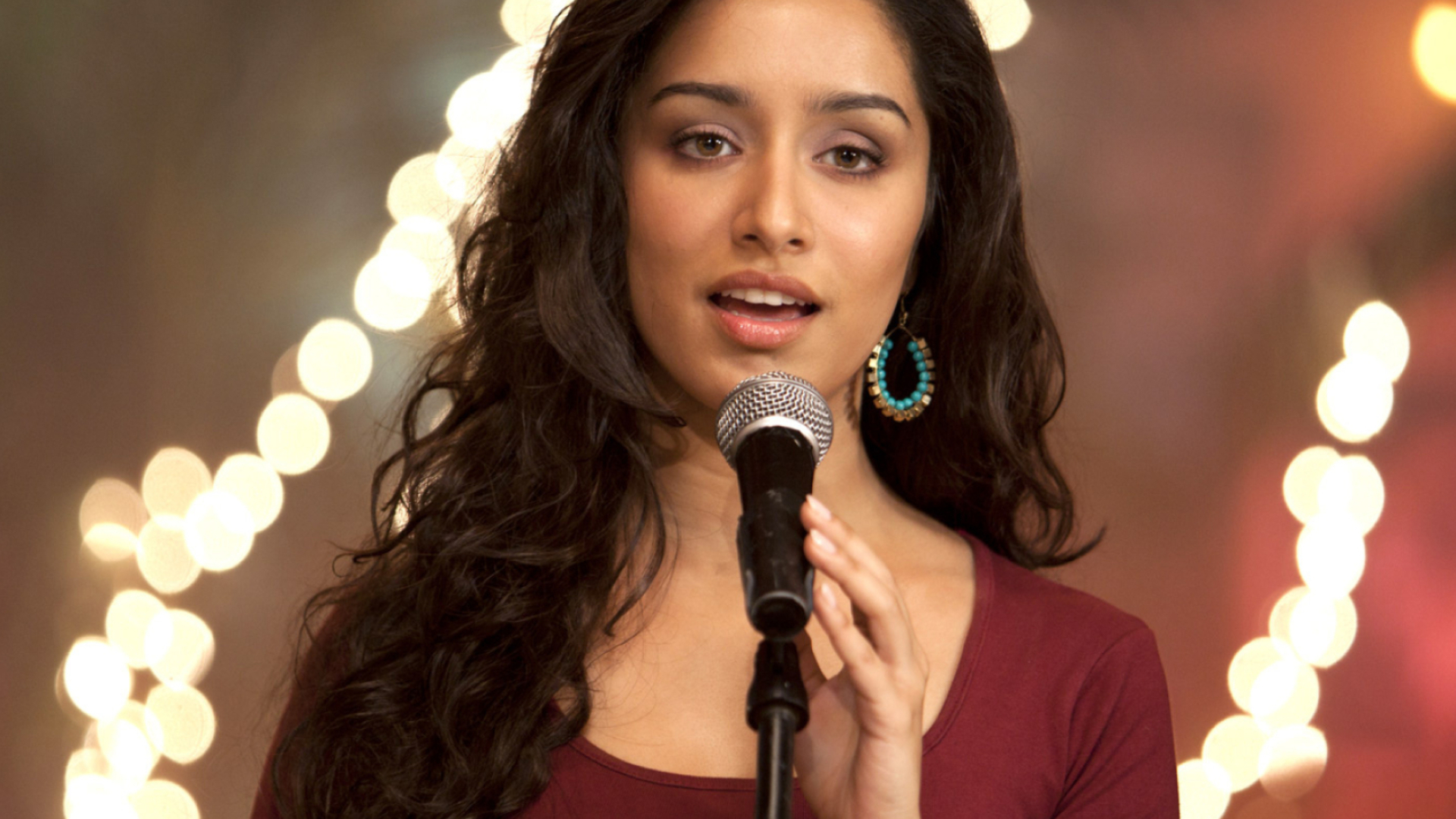 Shraddha Kapoor, stage microphone, bokeh fairy lights, Full HD Desktop wallpaper