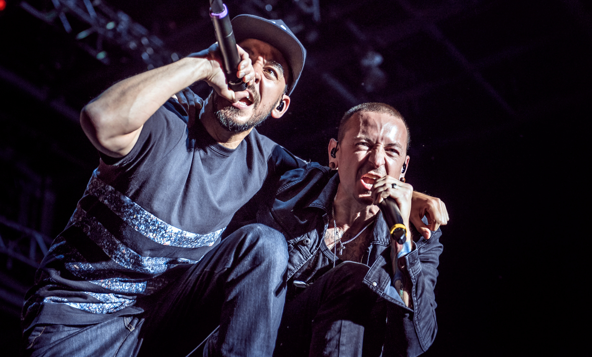 Chester Bennington, Mike Shinoda Wallpaper, 2050x1240 HD Desktop