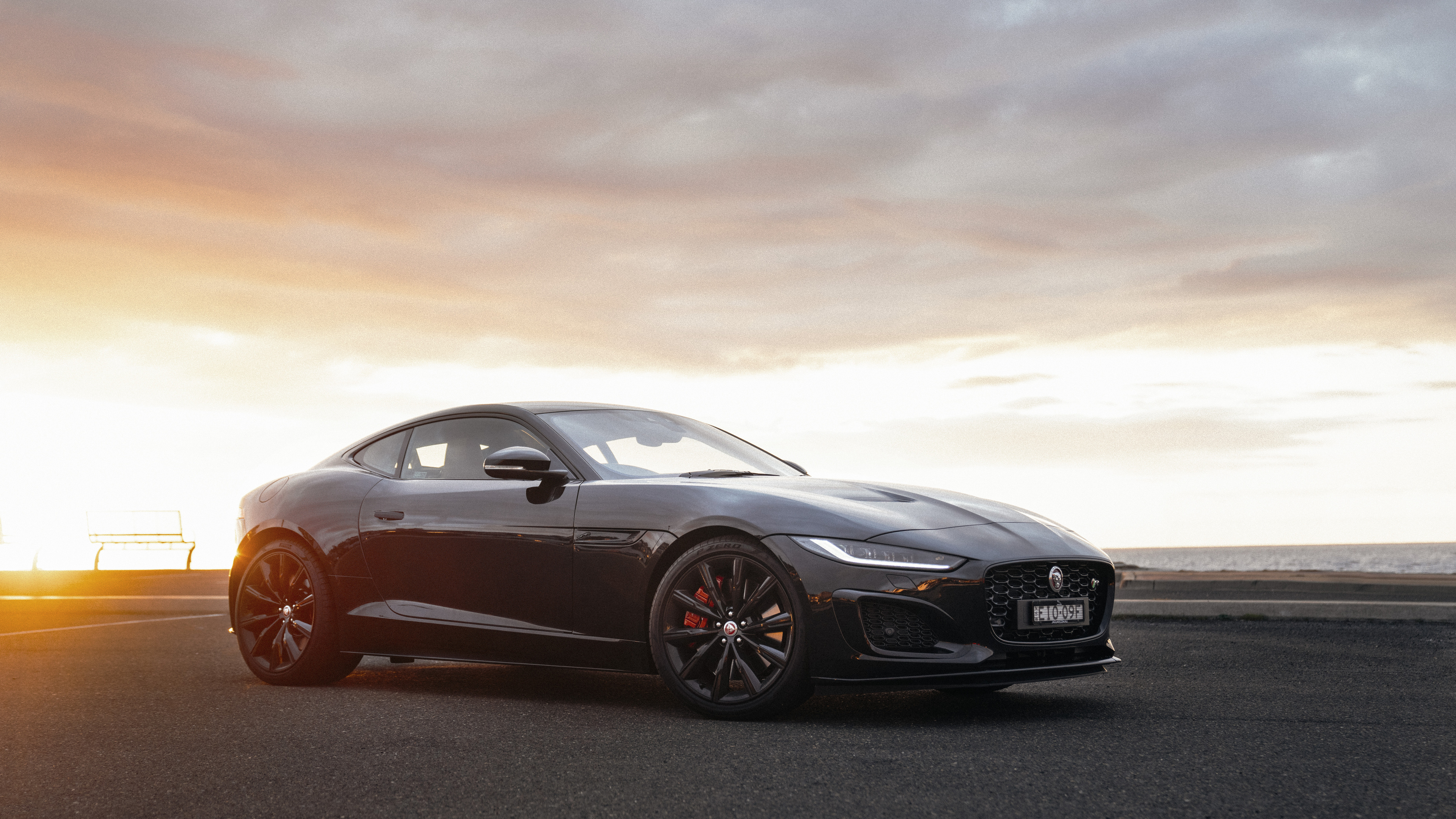 Jaguar F-TYPE, Aggressive and bold, Exceptional performance, Striking design, 3840x2160 4K Desktop