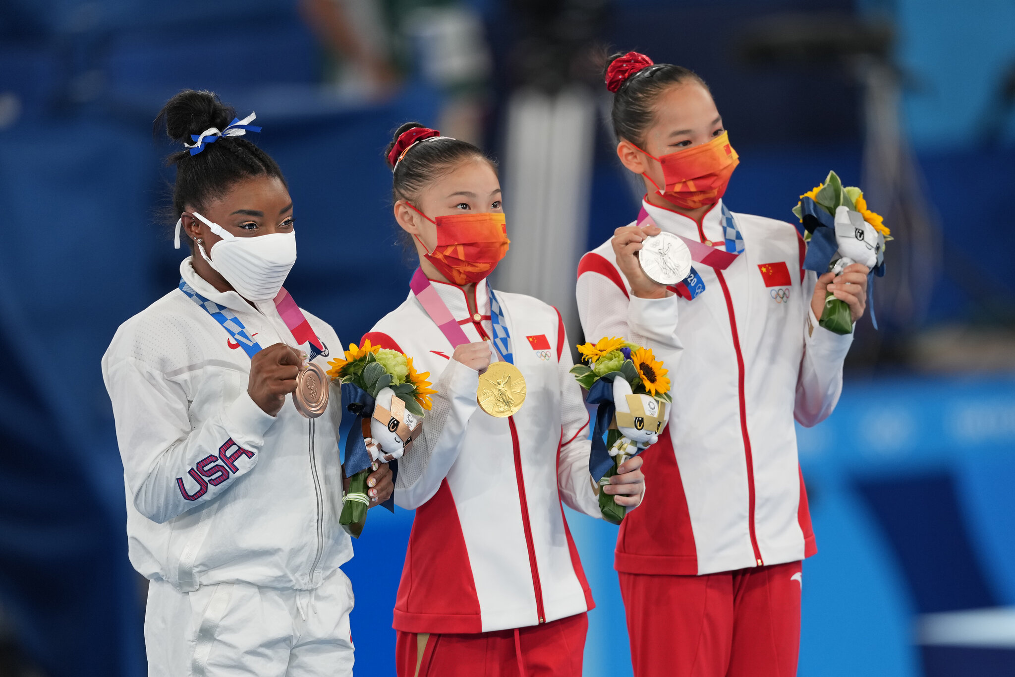 Tang Xijing, Simone Biles, Balance beam, Bronze medal, 2050x1370 HD Desktop