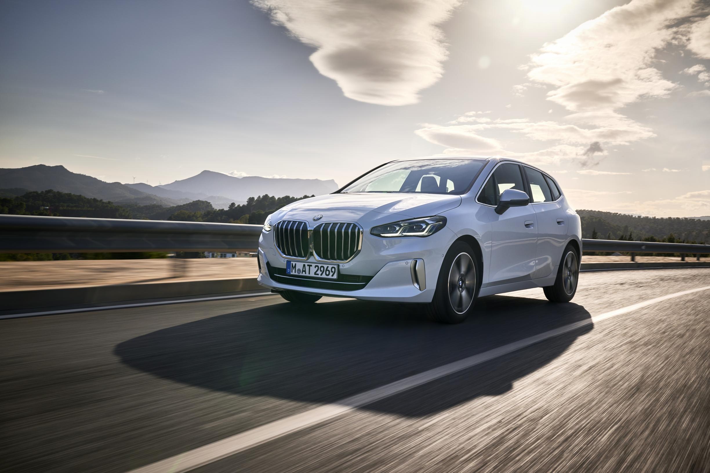 Modern BMW, 2 Series, Active Tourer, Ultimate MPV, Sasatimes, 2450x1640 HD Desktop