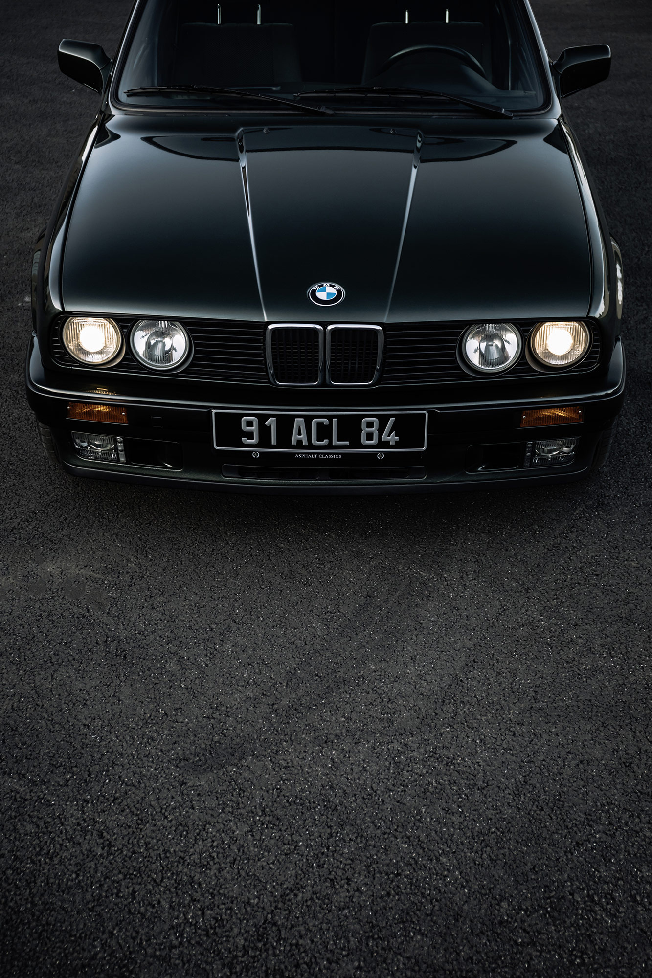 black BMW E30, 91 ACL 84 license plate, dark asphalt pavement, HD Phone wallpaper