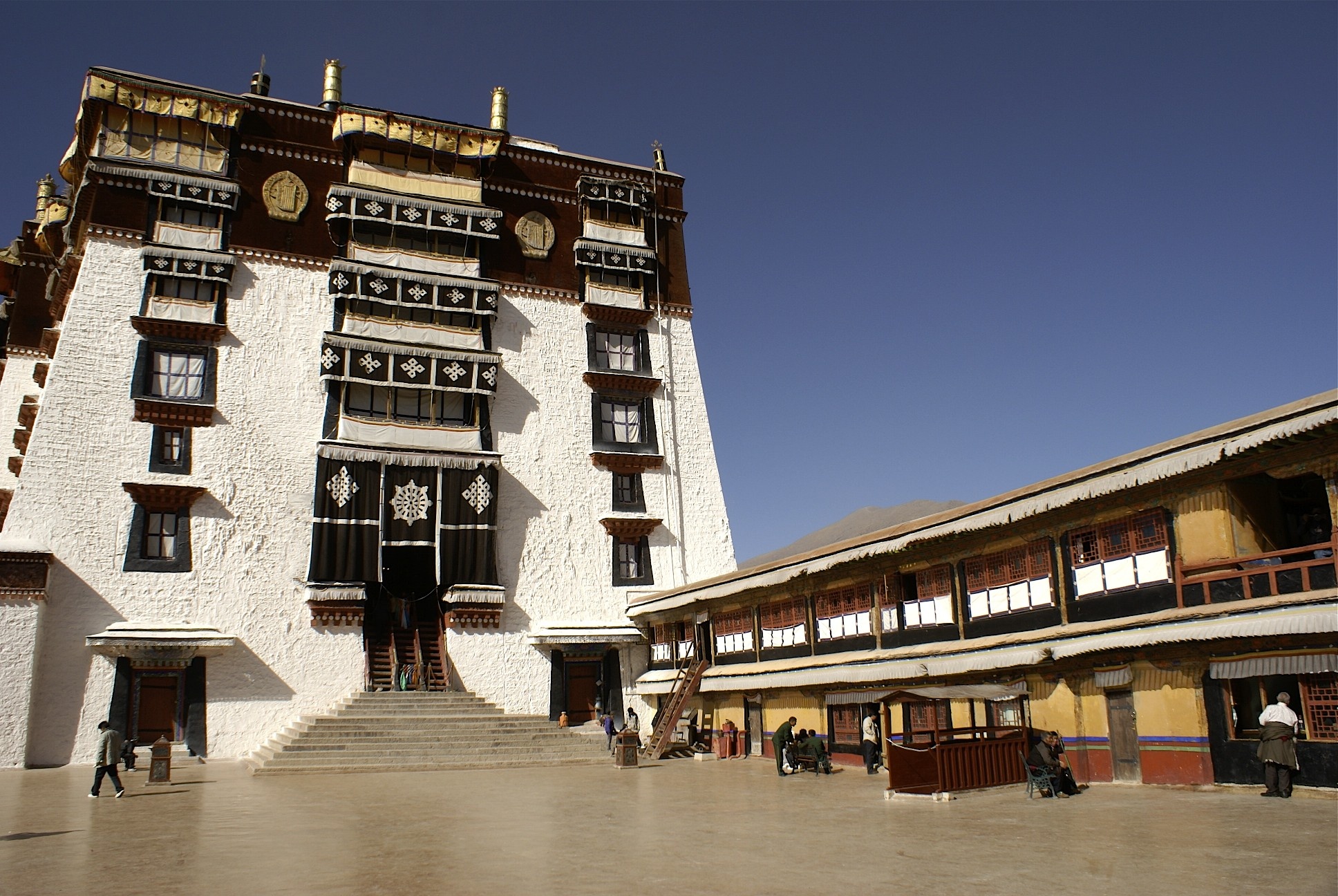 Potala Palace, Land of snows, Majestic architecture, Sacred site, 1940x1300 HD Desktop