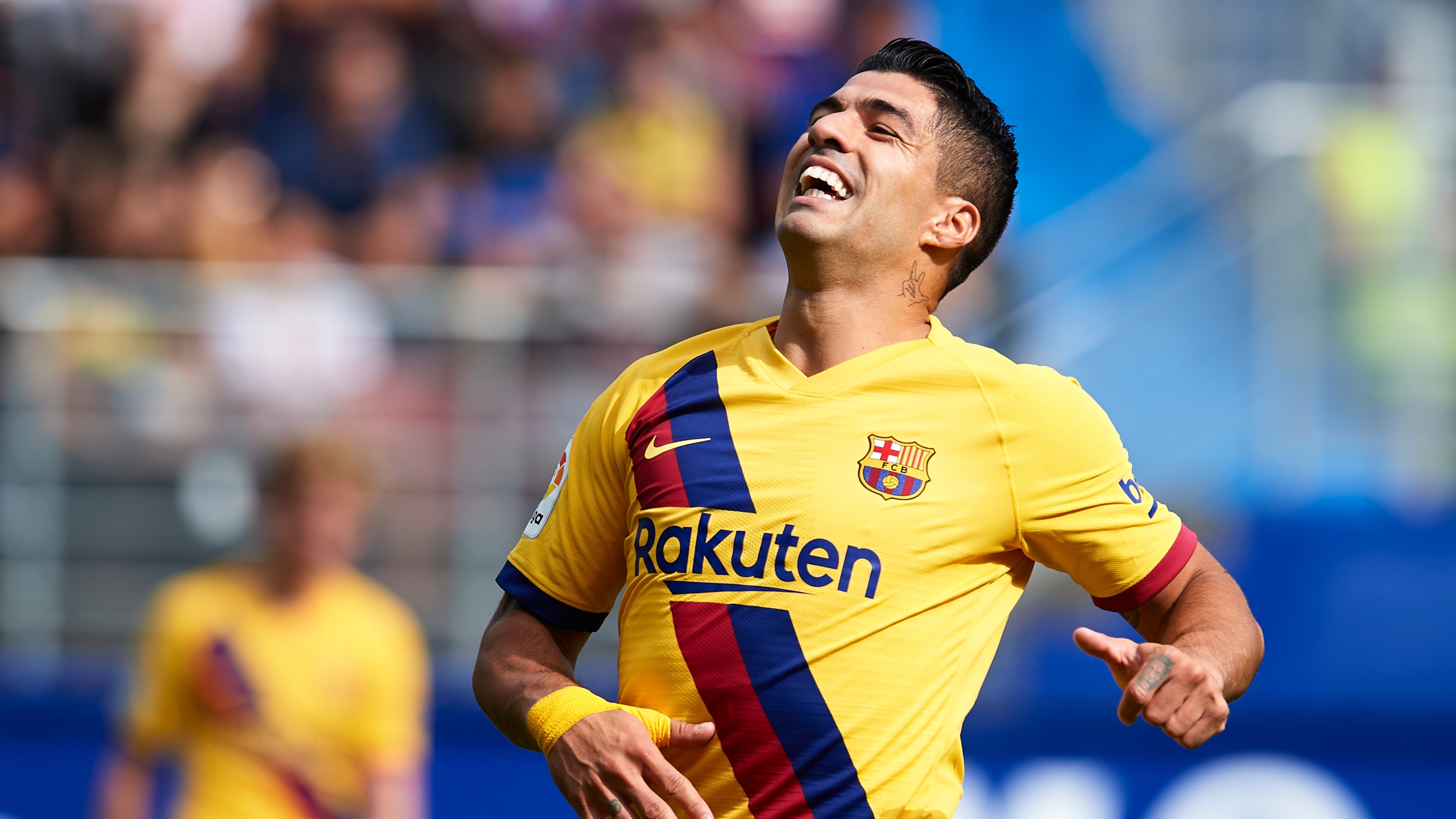 Luis Suarez, Match injury, Barcelona setback, Real Betis, 3840x2160 4K Desktop