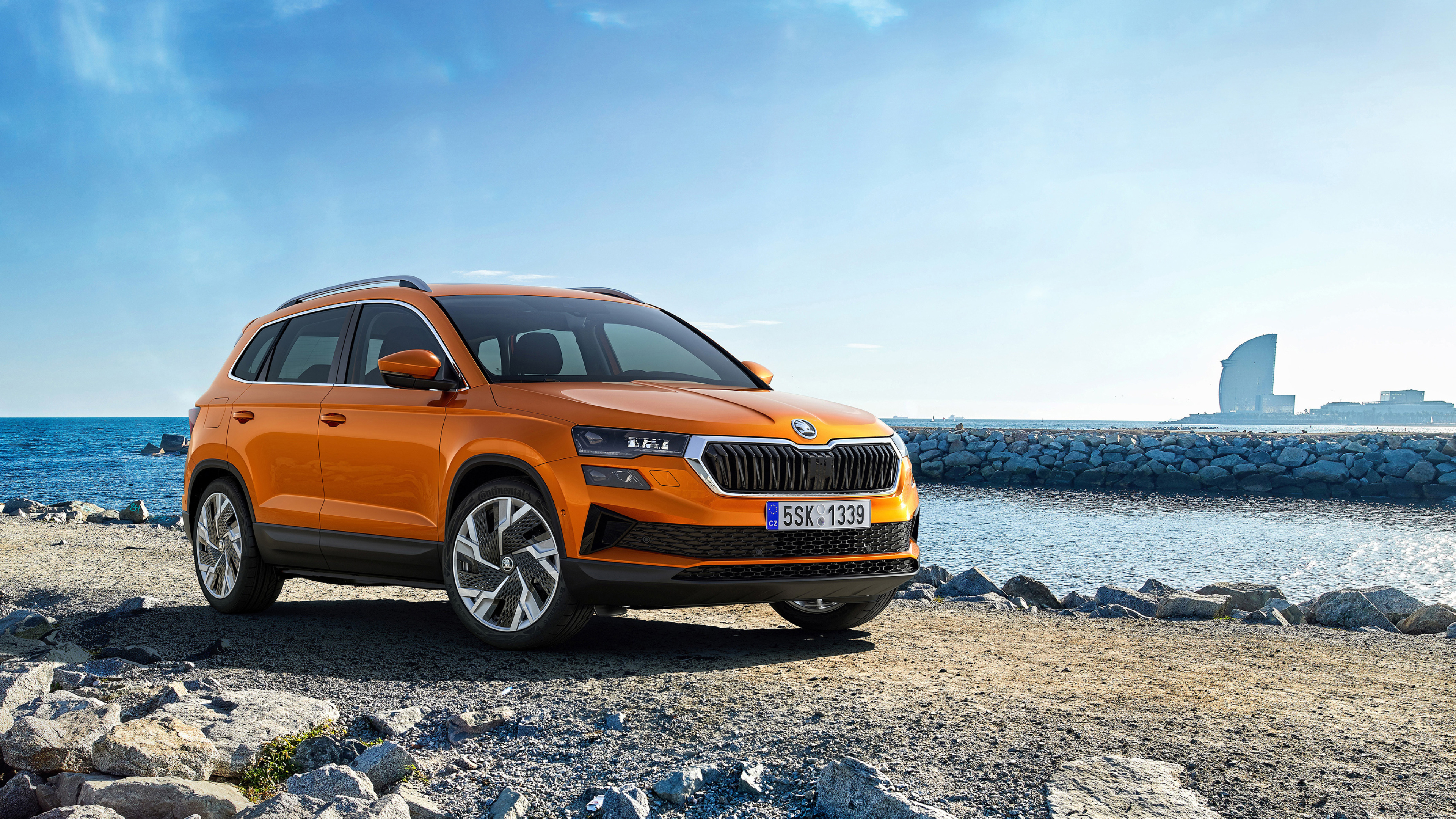 4x4 Crossover, Skoda Karoq Wallpaper, 3840x2160 4K Desktop