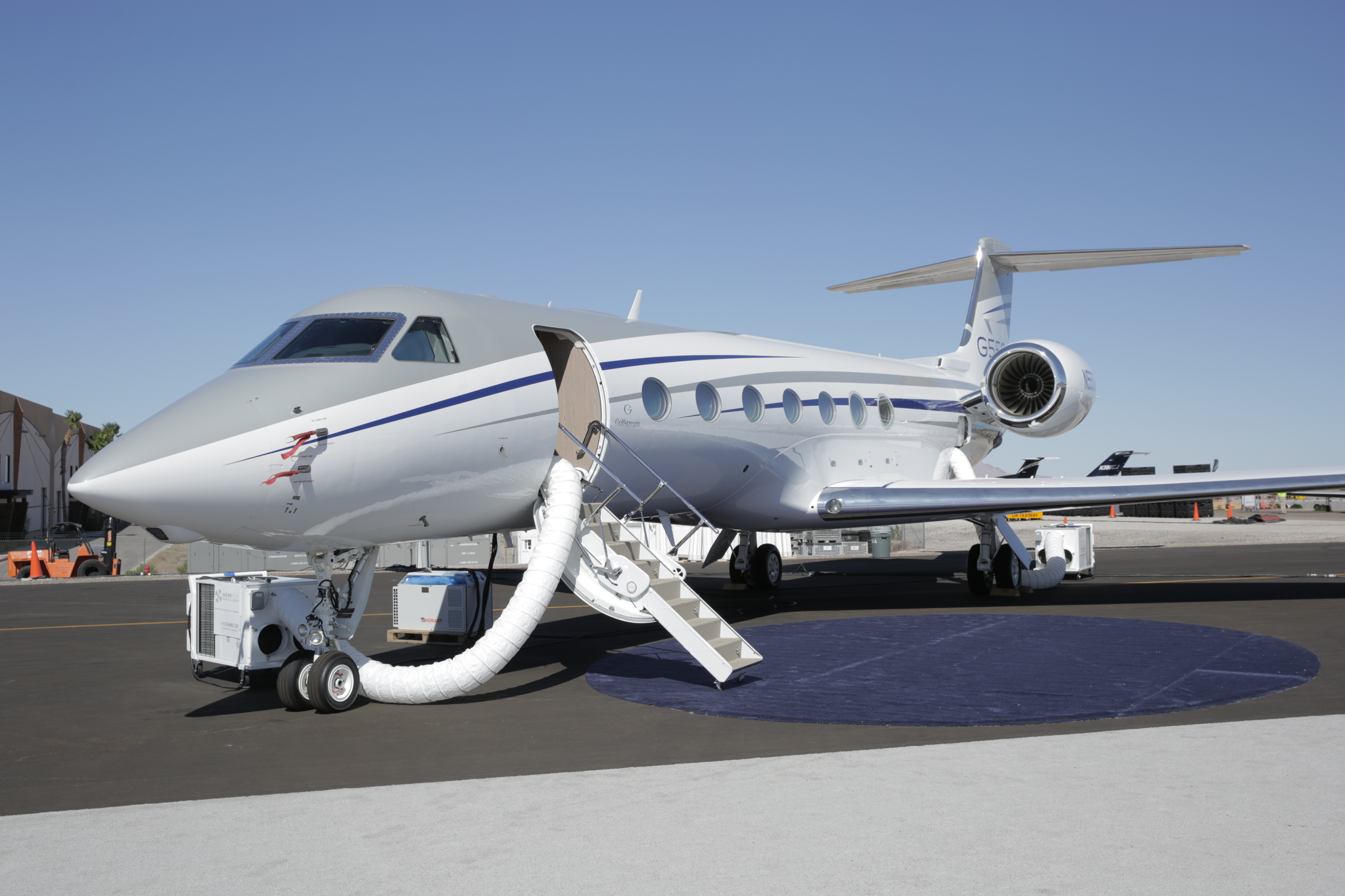 Gulfstream G550, Private jet rental, Jet Partner, Poland, 2880x1920 HD Desktop
