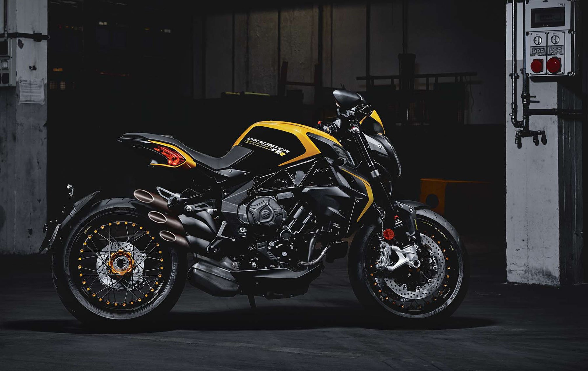 MV Agusta Dragster, 2018 model, Review, Total Motorcycle, 2020x1280 HD Desktop