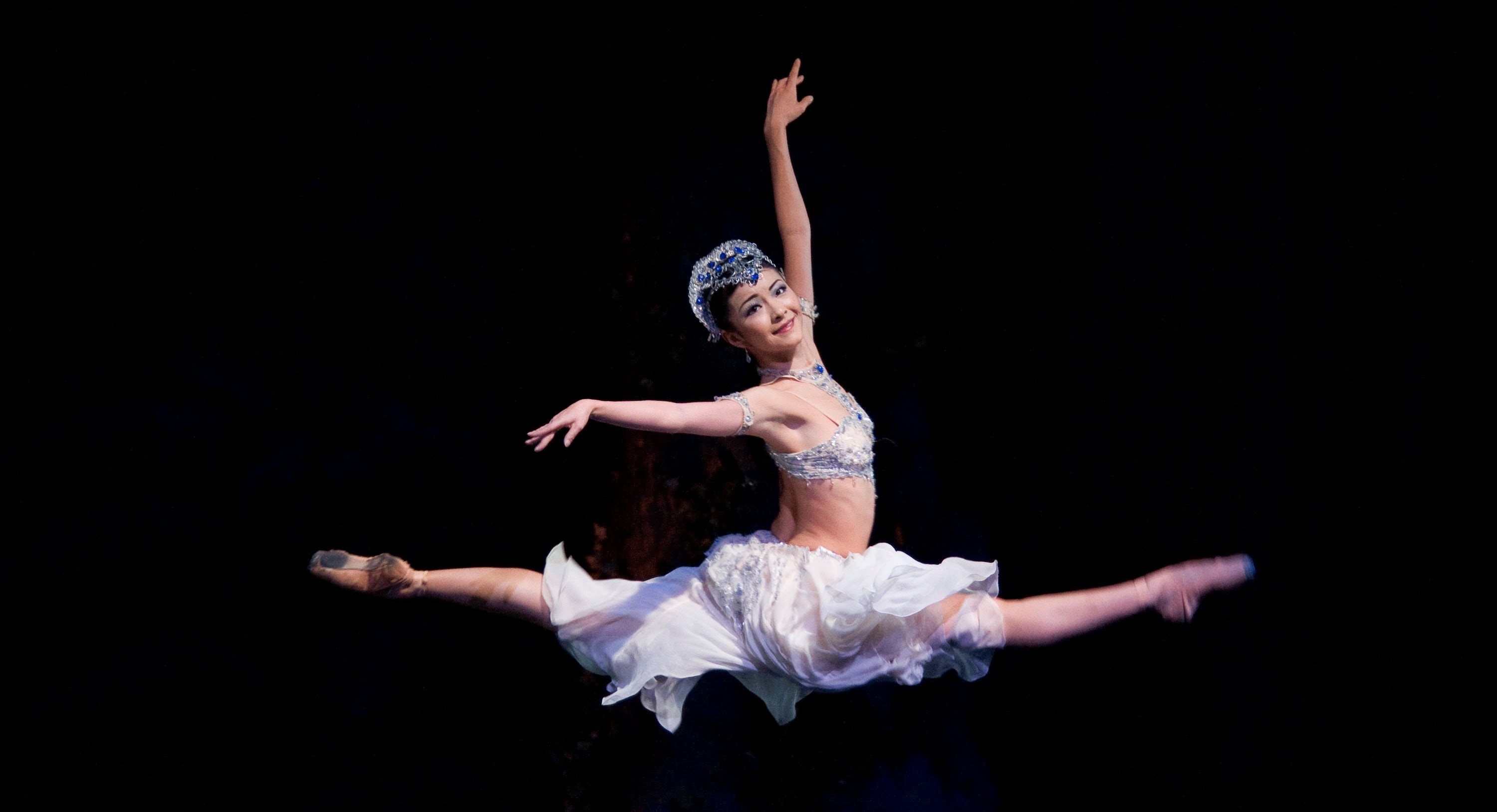 Yuhui Choe, Ballerinas Wallpaper, 3000x1630 HD Desktop