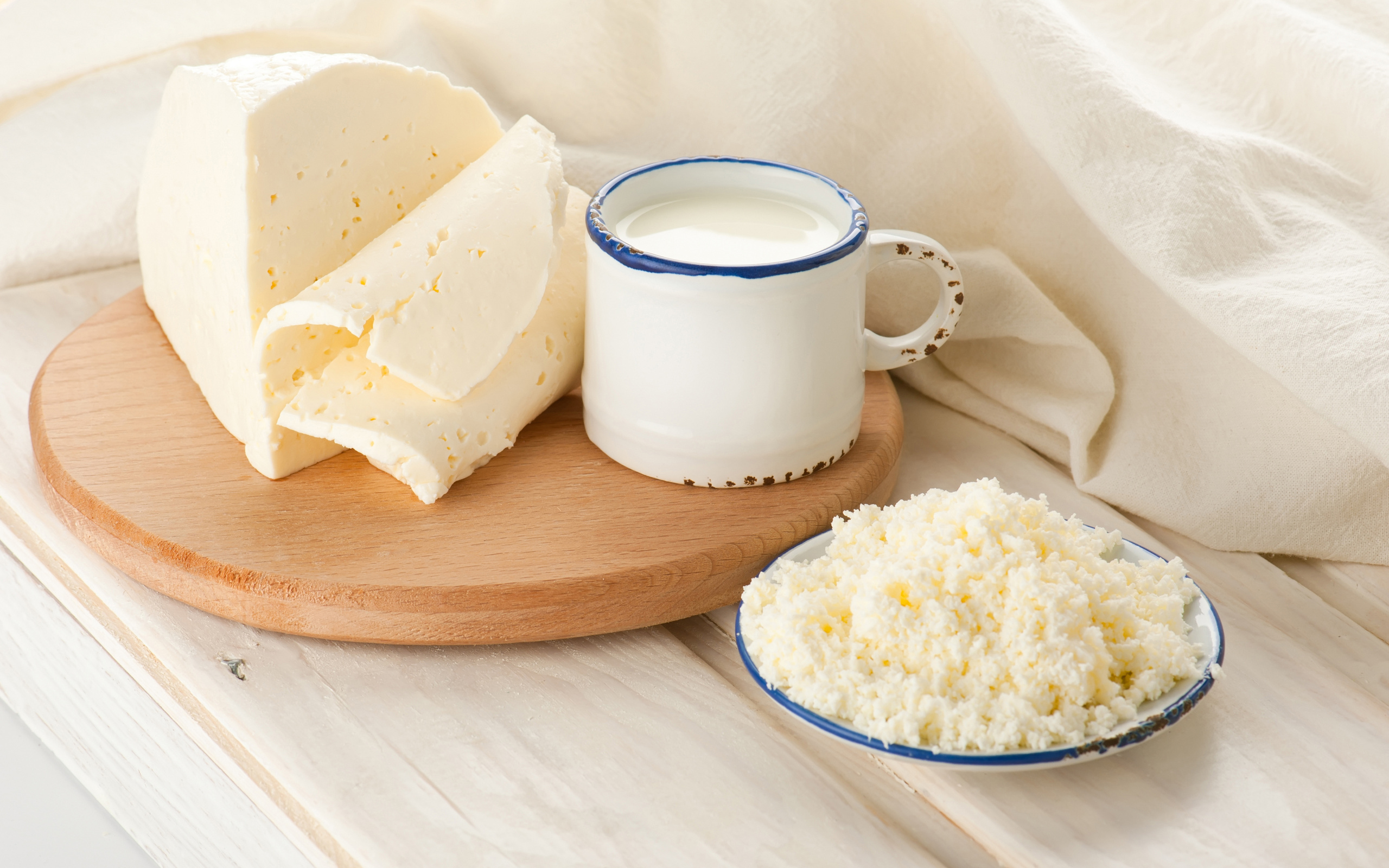 Milk in HD, Refreshing beverage, Creamy goodness, Milky delight, 2560x1600 HD Desktop