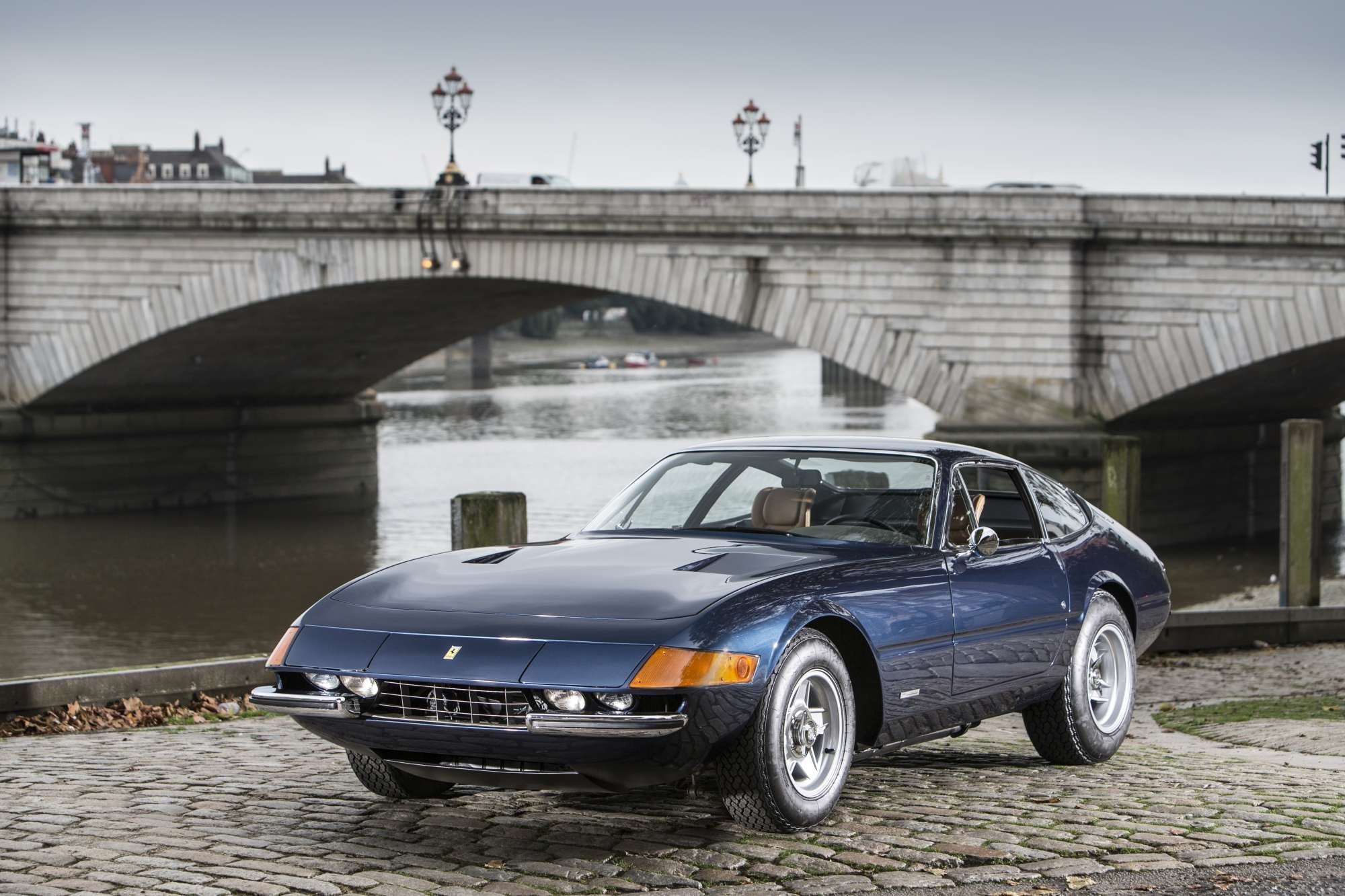 Ferrari Daytona, High-resolution wallpapers, Stunning backgrounds, Automotive beauty, 2000x1340 HD Desktop