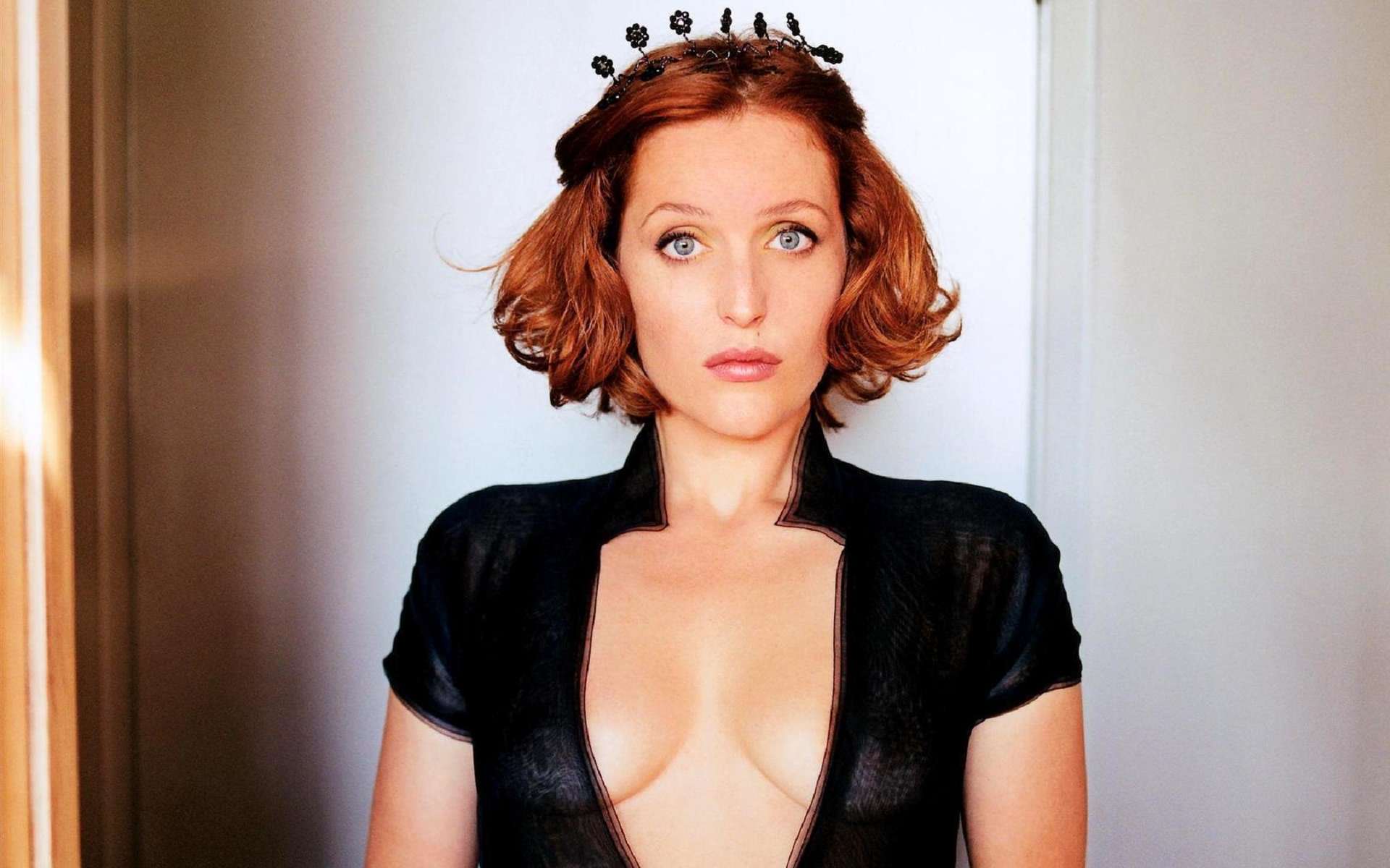 Gillian Anderson, HD desktop, Celebrity icon, Captivating image, 1920x1200 HD Desktop