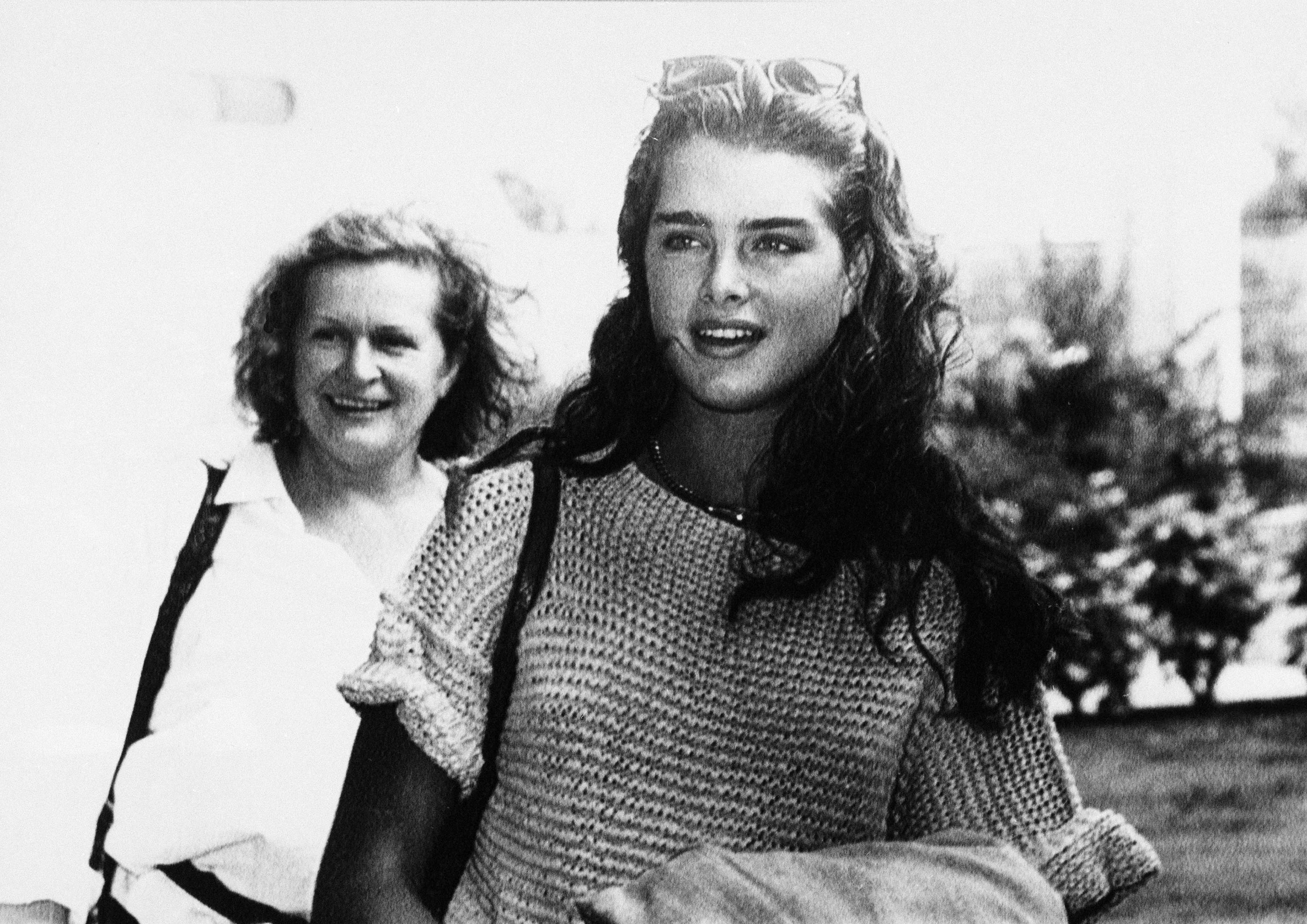 Brooke Shields movies, Brooke Shields record straight, Mother child stardom, Brooke Shields memoir, 3000x2120 HD Desktop
