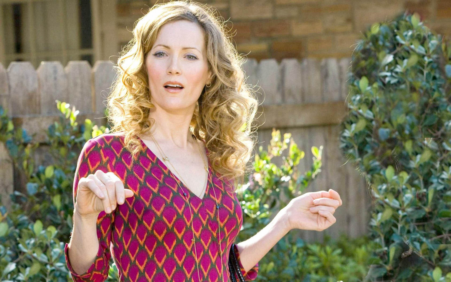 Leslie Mann, Stunning wallpapers, Celebrity images, Famous actress, 1920x1200 HD Desktop