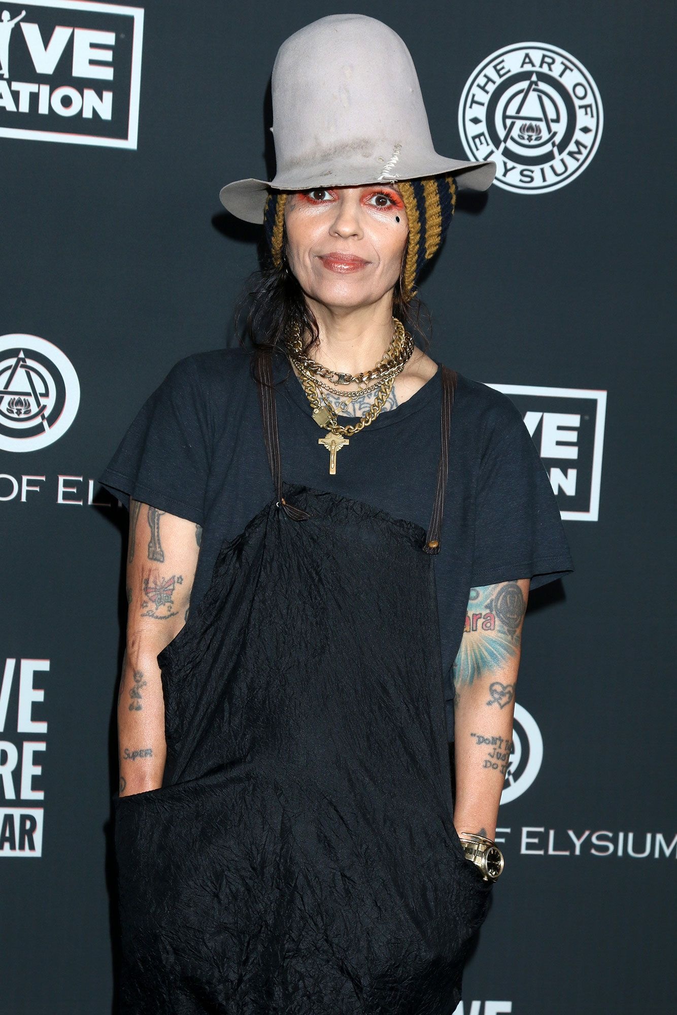 4 Non Blondes, Sara Gilbert and Linda Perry, Greta Van Fleet album, 1340x2000 HD Phone