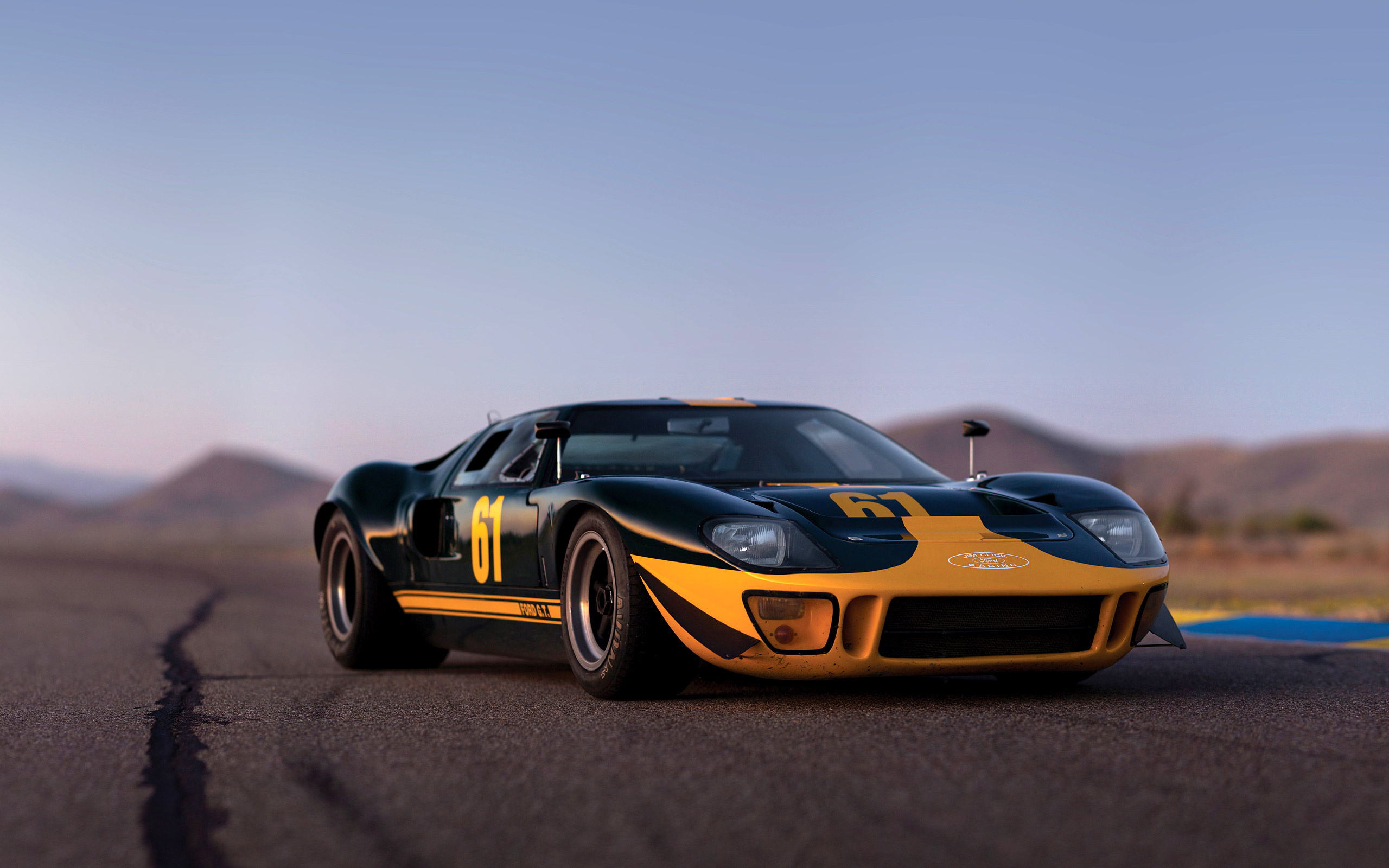 Le Mans race, 1966 Ford GT40, Classic wallpaper, Racing legend, 2560x1600 HD Desktop