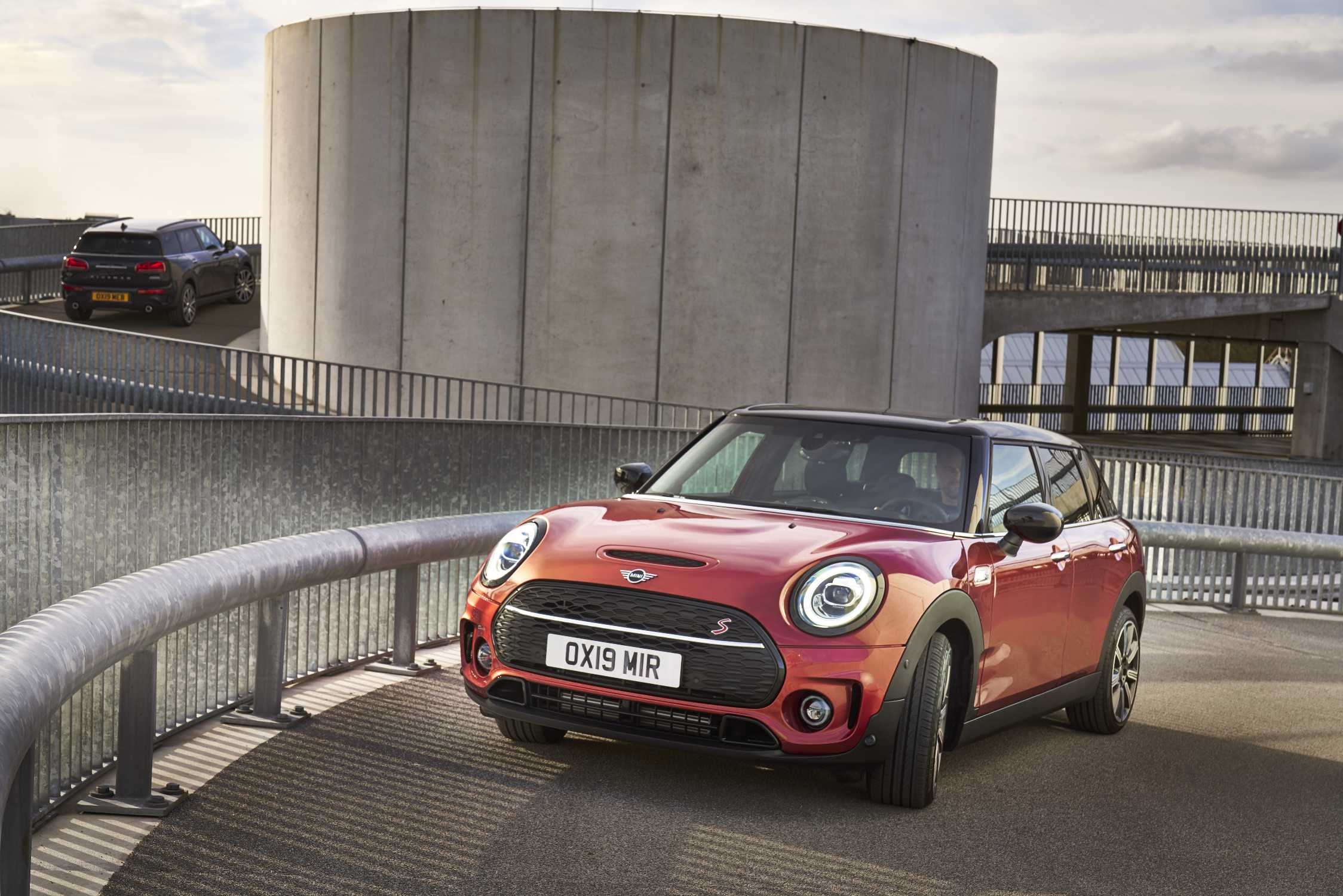 MINI Clubman, Fresh and modern, Spacious interior, Iconic British flair, 2250x1500 HD Desktop