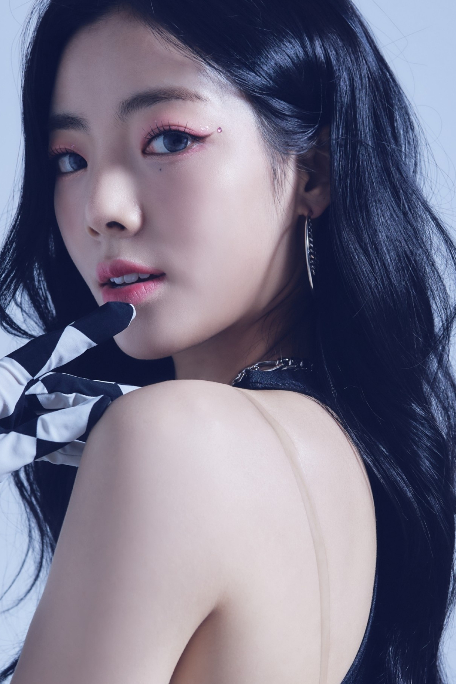 Na Go-eun, Purple Kiss Wallpaper, 1500x2250 HD Phone