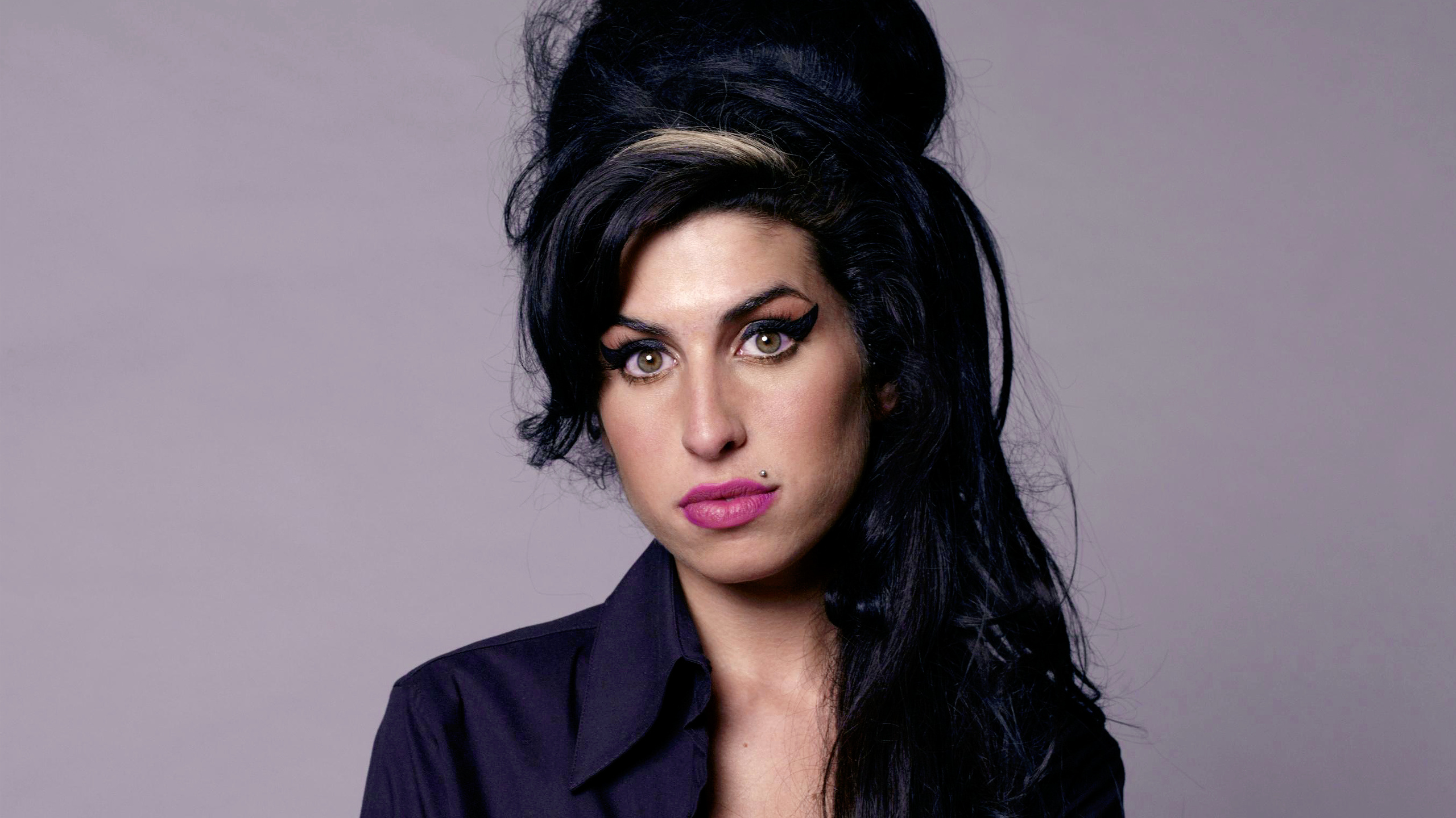 Amy Winehouse, HD wallpaper, Stunning background, Captivating image, 2560x1440 HD Desktop