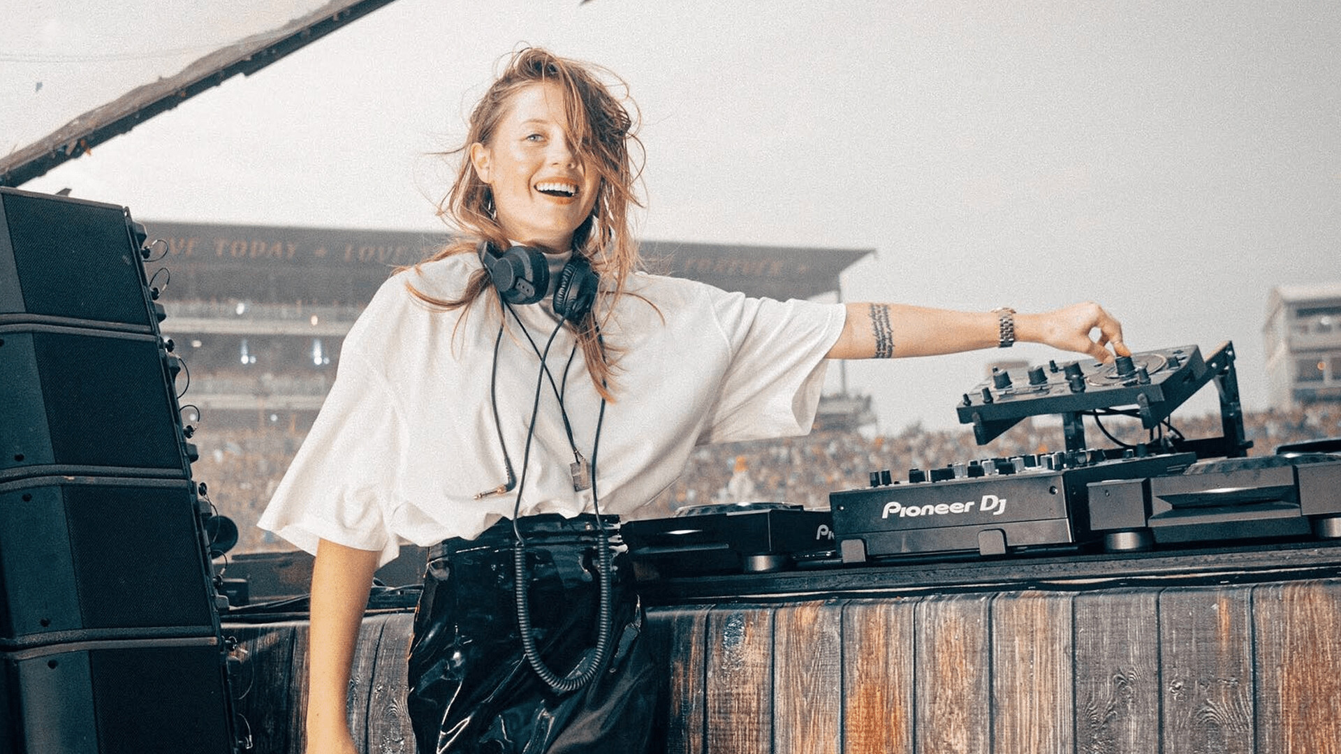 Tomorrowland 2019, Charlotte de Witte Wallpaper, 1920x1080 Full HD Desktop