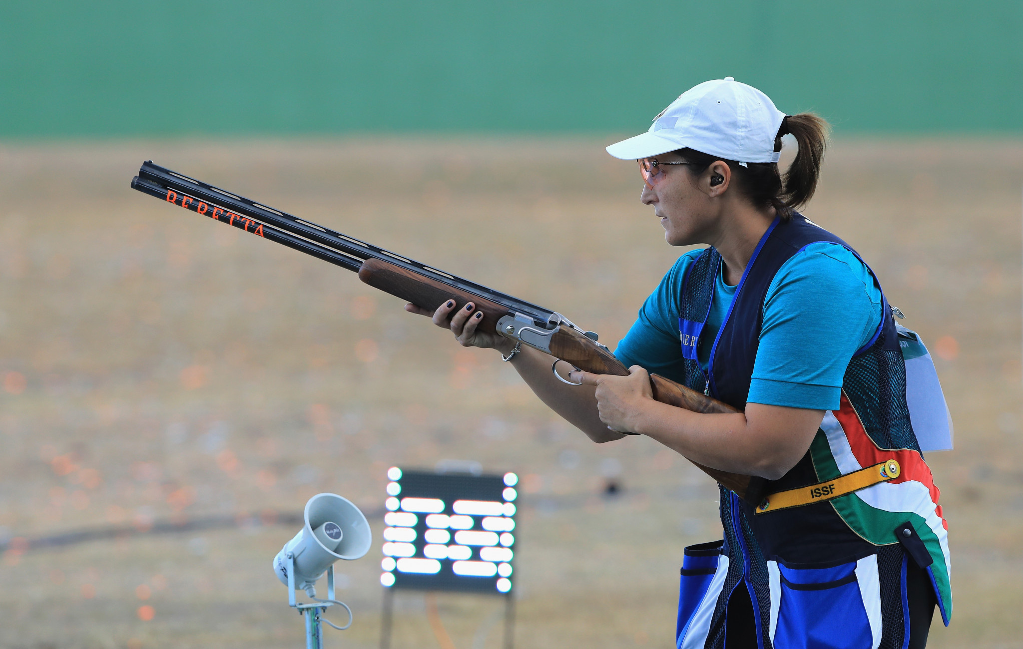 Chiara Cainero, Skeet Shooting Wallpaper, 2050x1300 HD Desktop