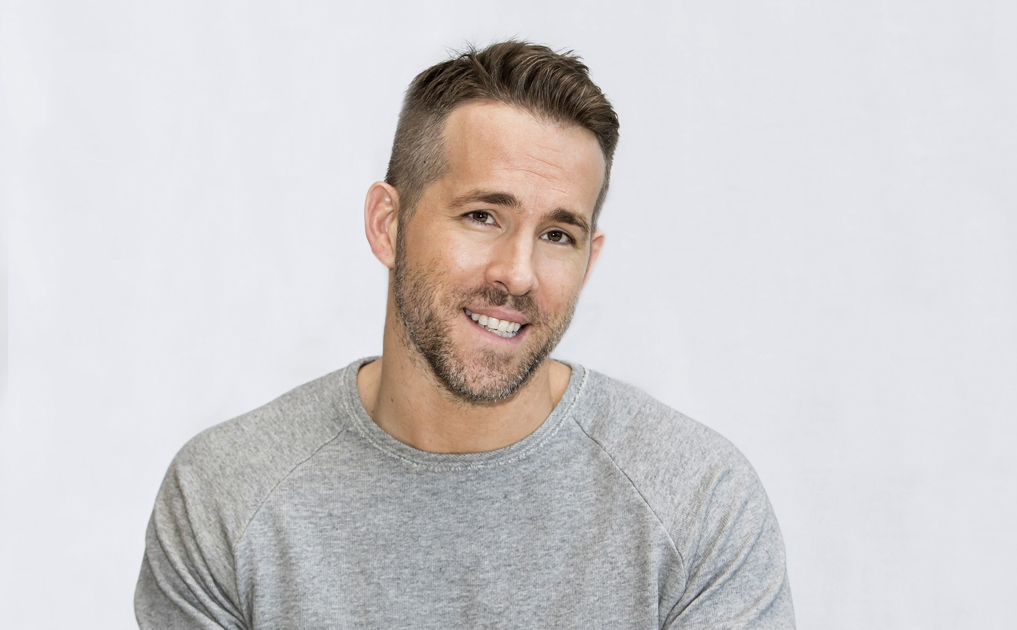 Ryan Reynolds, Celebs, Actor, Hollywood, 2050x1270 HD Desktop