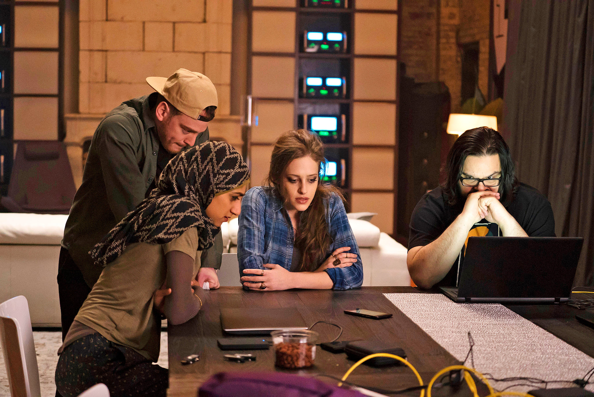 Mr robot season, episode 7, escaping reality, 2050x1370 HD Desktop