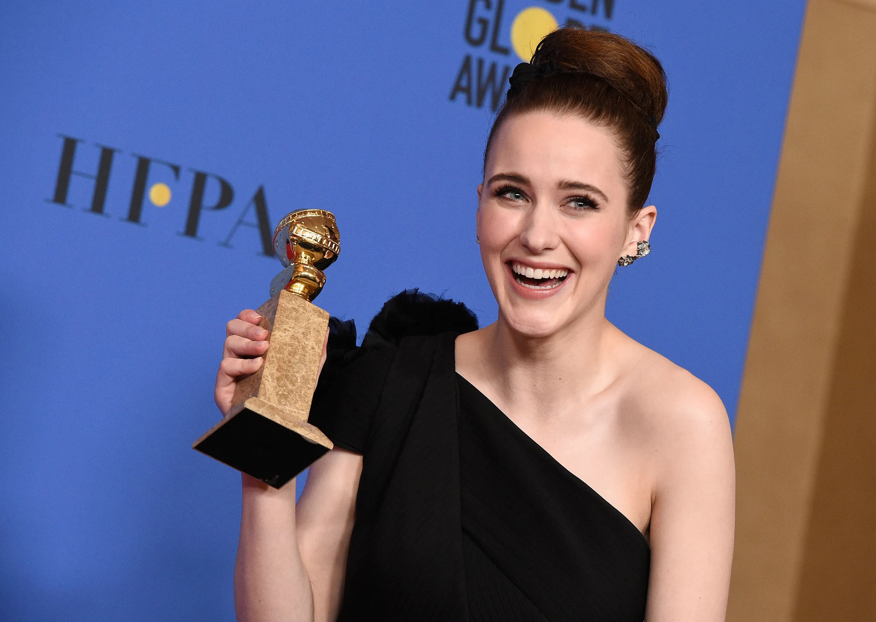 Rachel Brosnahan, Golden Globe, Lack of shelf space, Architectural Digest, 3000x2140 HD Desktop