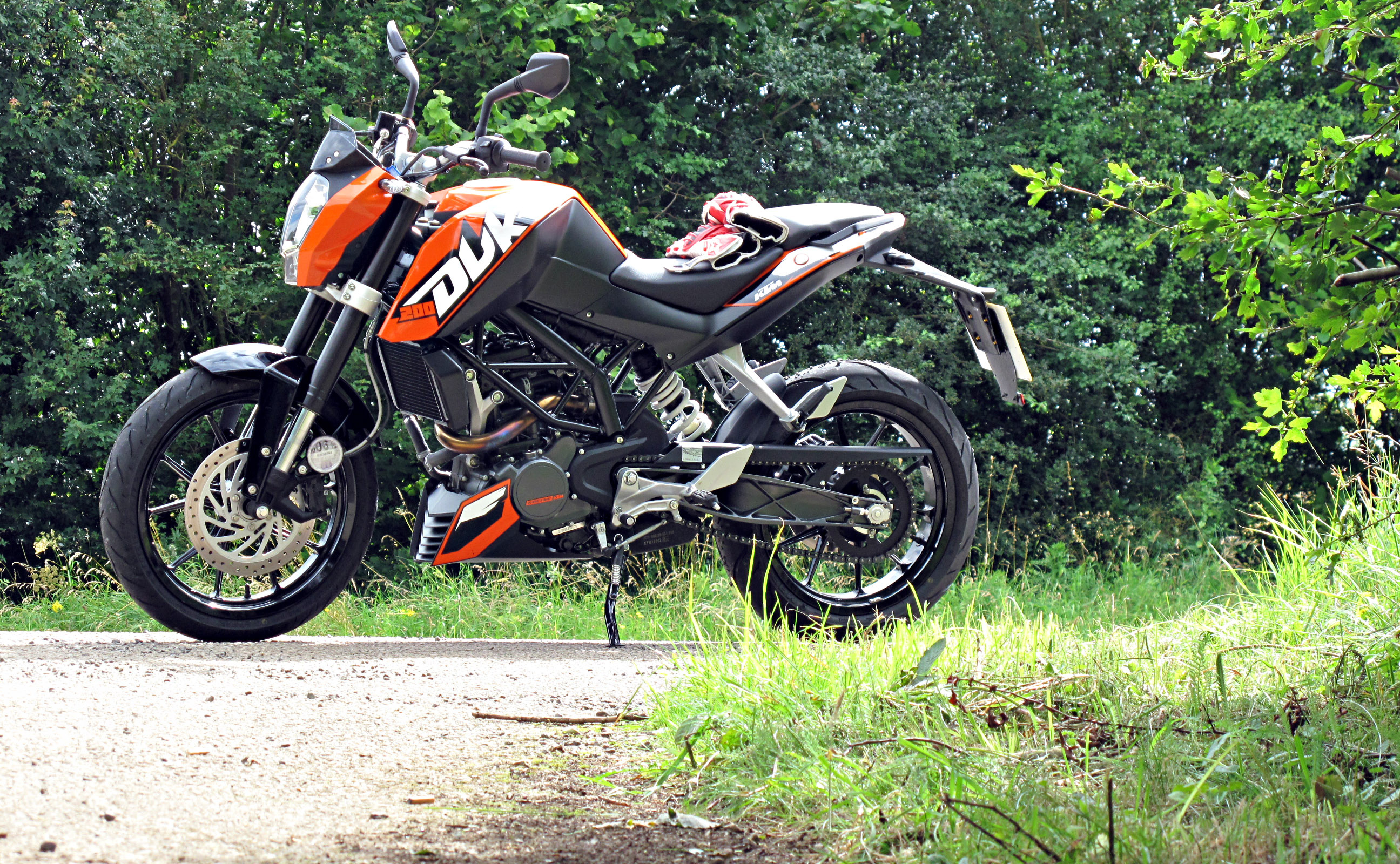 KTM 200 Duke, First UK ride, Review Visordown, 2600x1600 HD Desktop