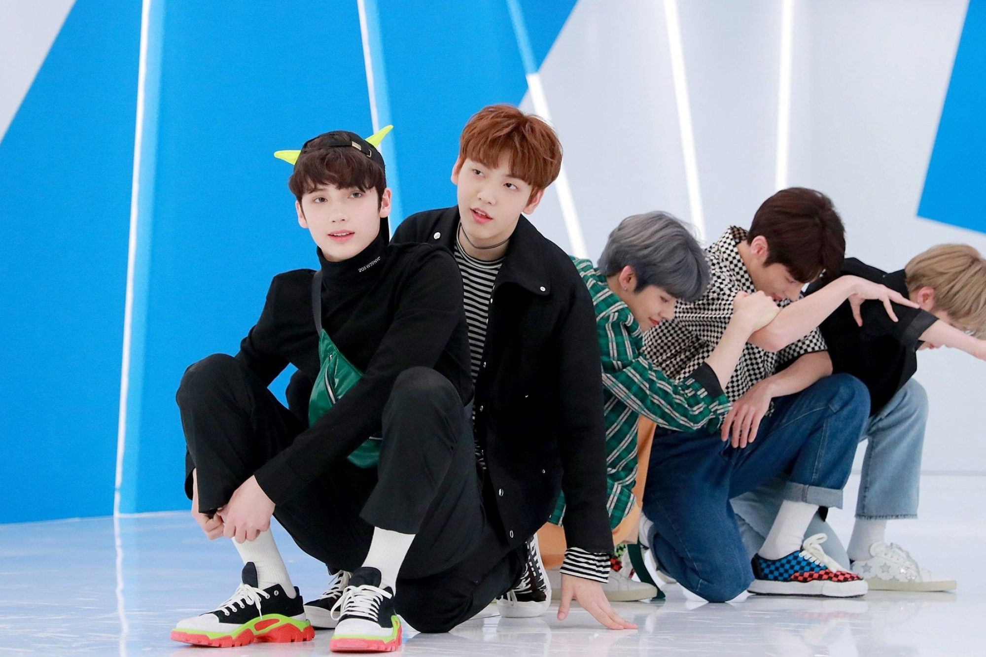 Huening Kai, Soobin, Tomorrow X Together, Crown music video set, HD Desktop wallpaper
