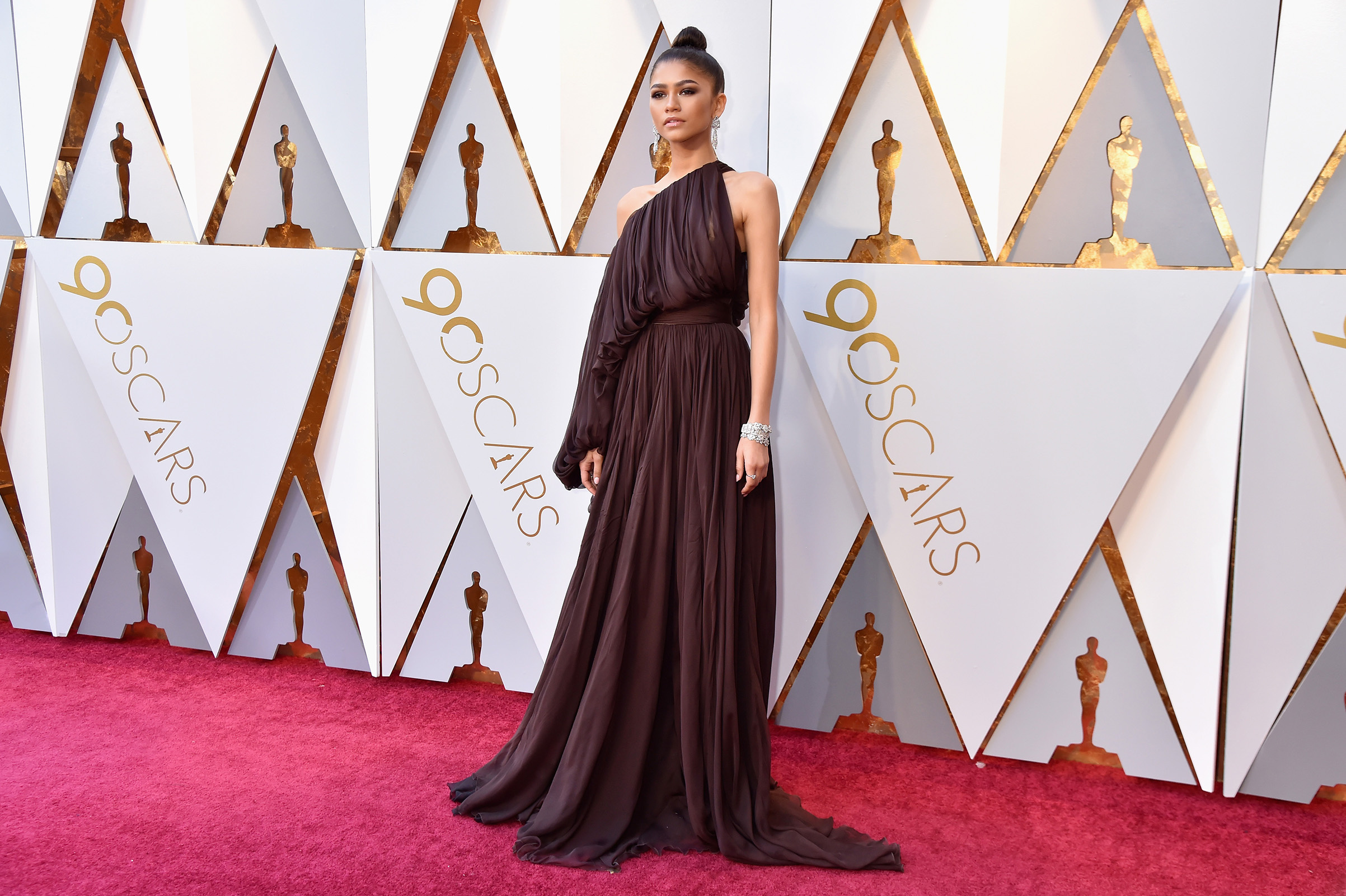 Oscars 2018, Red carpet photos, Times Up movement, Orange pin, 2410x1610 HD Desktop