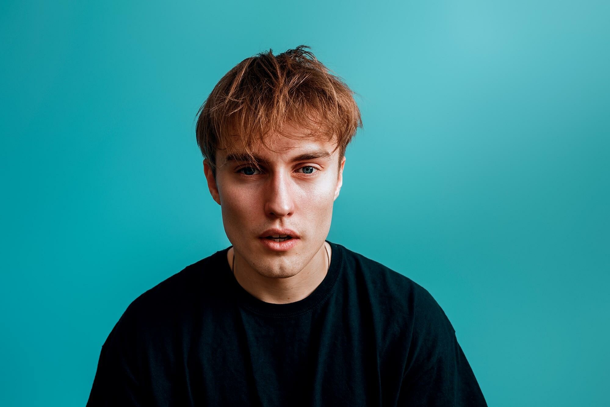 Sam Fender, Music artist, Vibrant wallpapers, Live at Leeds, 2000x1340 HD Desktop