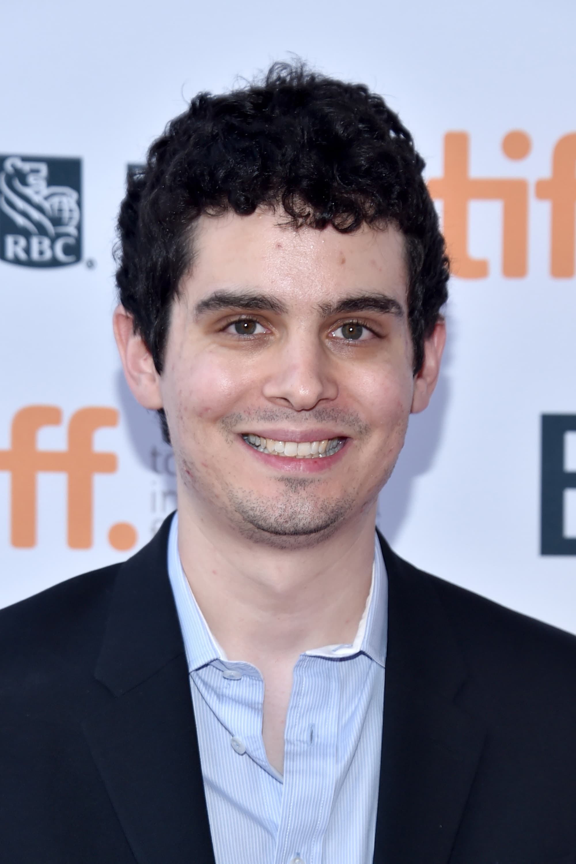 Damien Chazelle, Profile images, The Movie Database, TMDB, 2000x3000 HD Phone