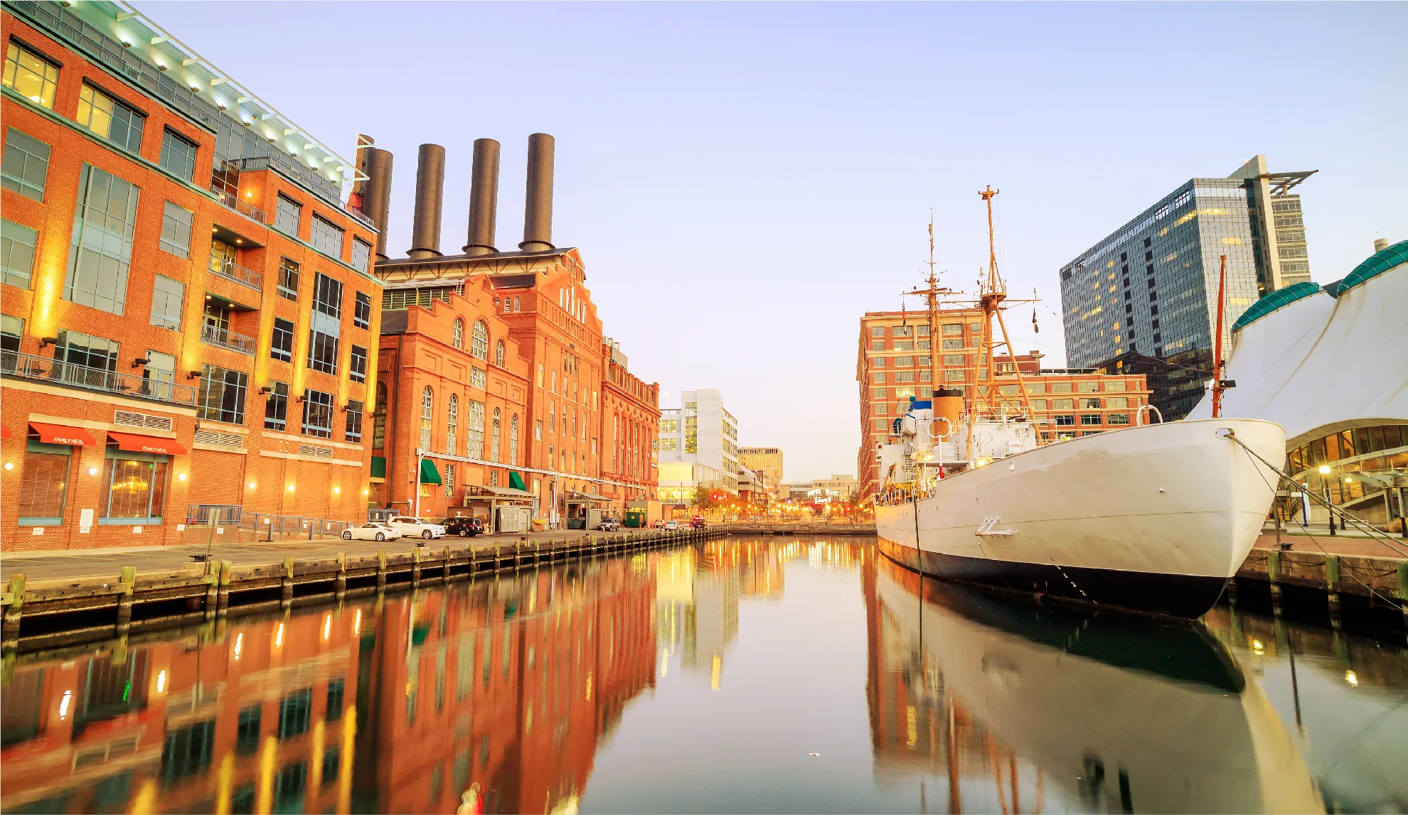 Baltimore travels, Inner Harbor, Brews Clues, 1980x1150 HD Desktop