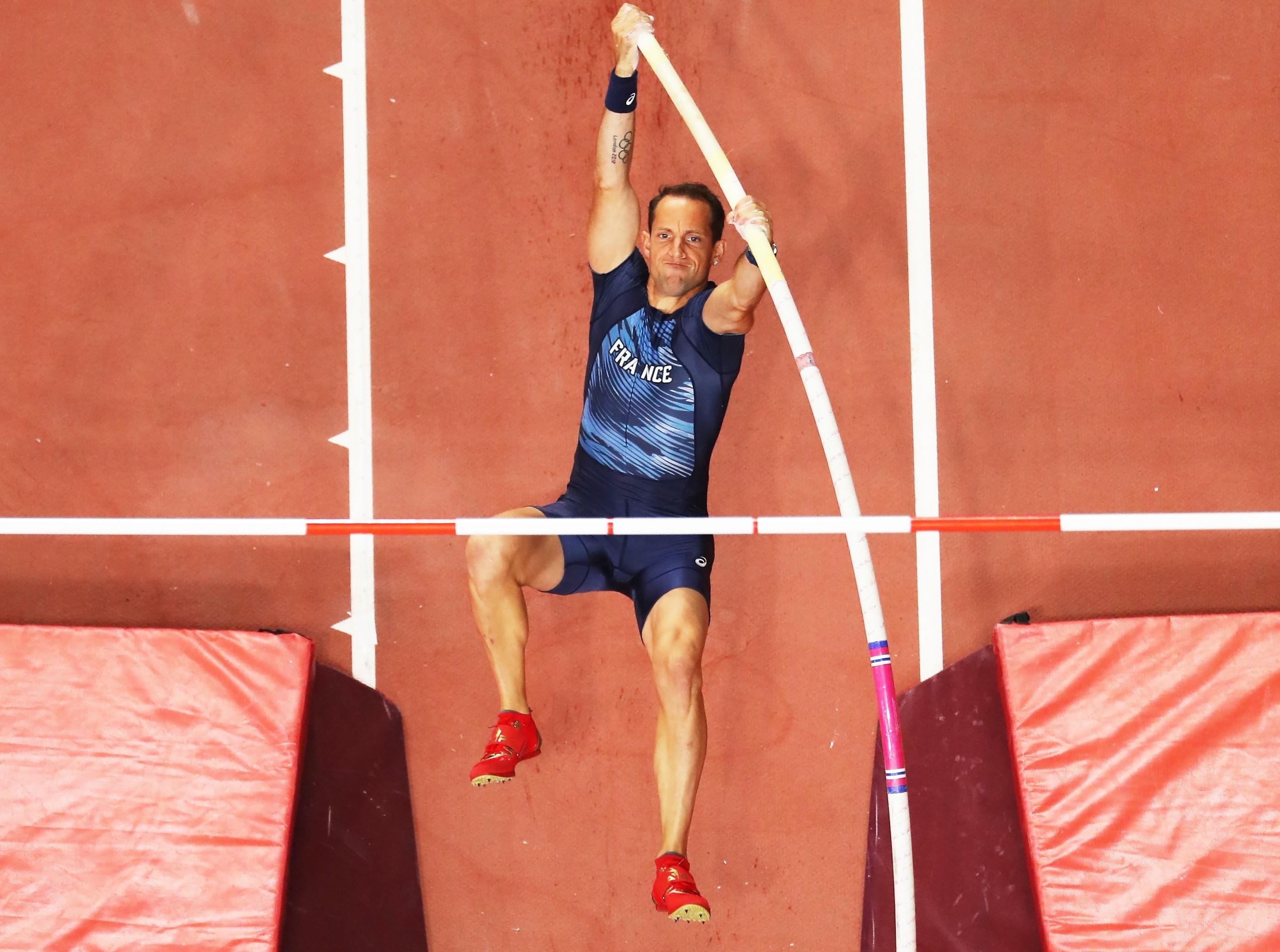 Renaud Lavillenie, Pole Vaulting Wallpaper, 2800x2090 HD Desktop