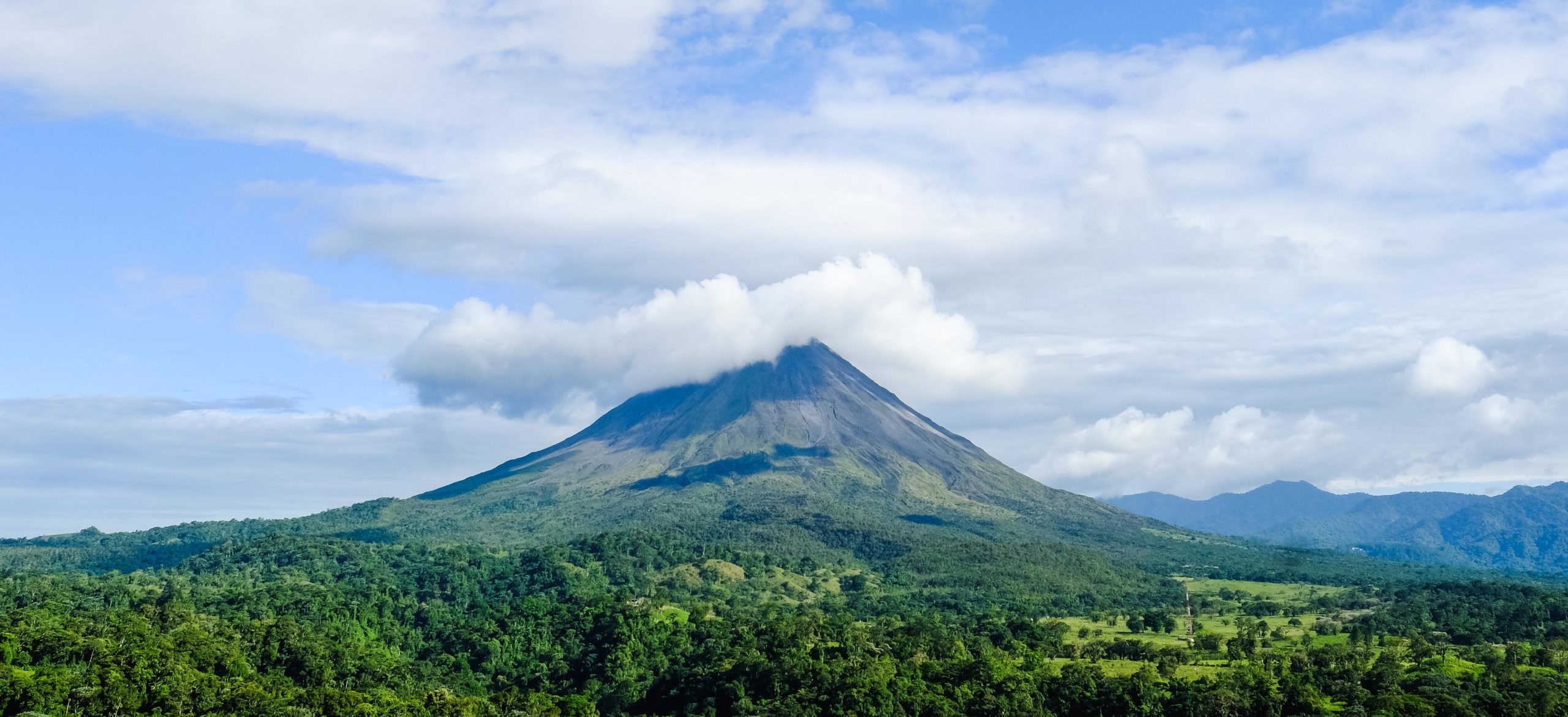 Arenal Volcano, Tropical homes, Flamingo Beach, Rent a car, 2560x1180 Dual Screen Desktop