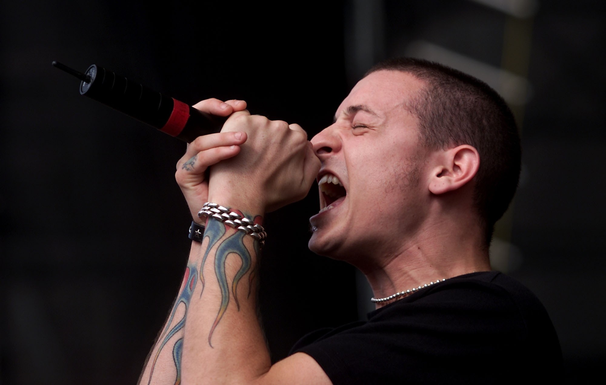 Chester Bennington, Celebs, Emotional voice, Cathartic melodies, 2000x1280 HD Desktop