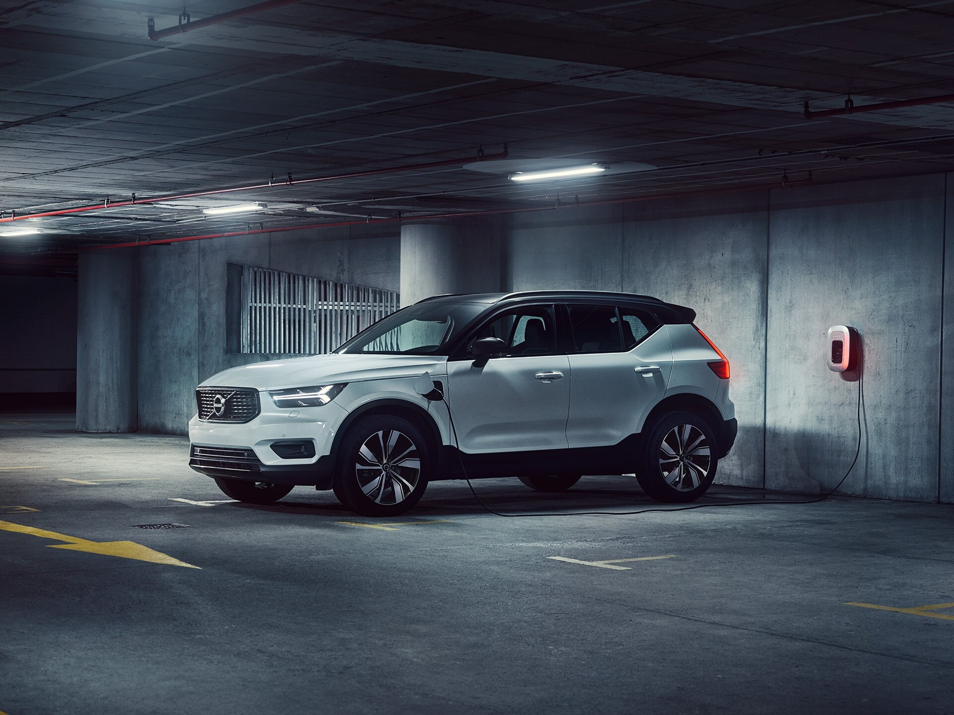 Plug-in Hybrid, Volvo XC40 Wallpaper, 1920x1440 HD Desktop