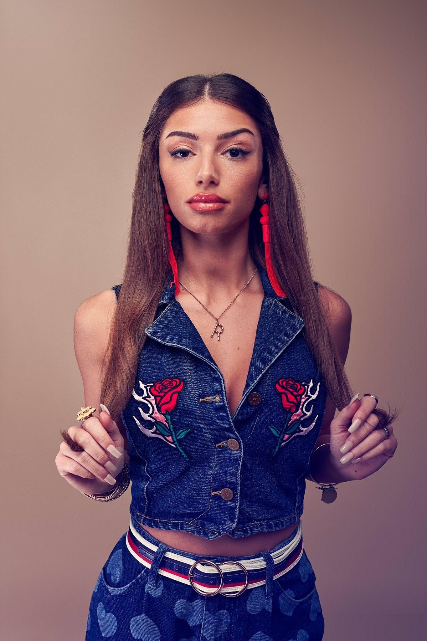 Mimi Keene, Ruby Crushhh, Series de Netflix, 1370x2050 HD Phone