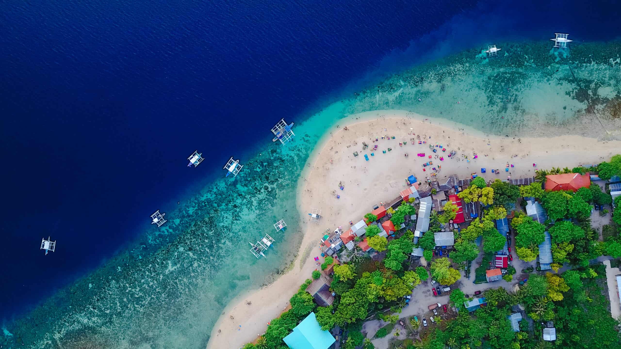 Manila vs Cebu, Travel destinations, City comparison, Manila FYI, 2560x1440 HD Desktop
