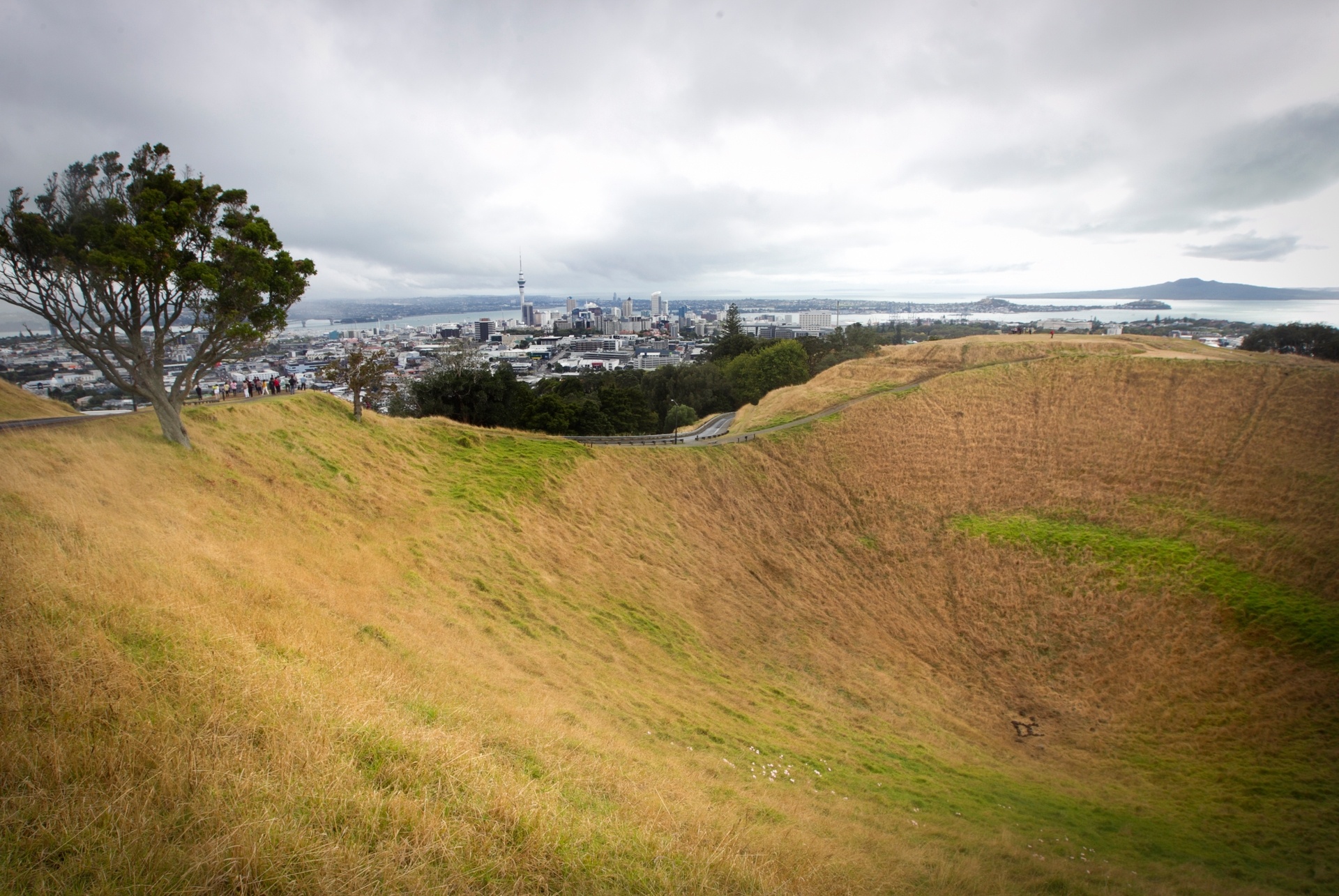 Mount Eden Crater, New Zealand, Vehicle Ban, Volcano Summits, 1920x1290 HD Desktop