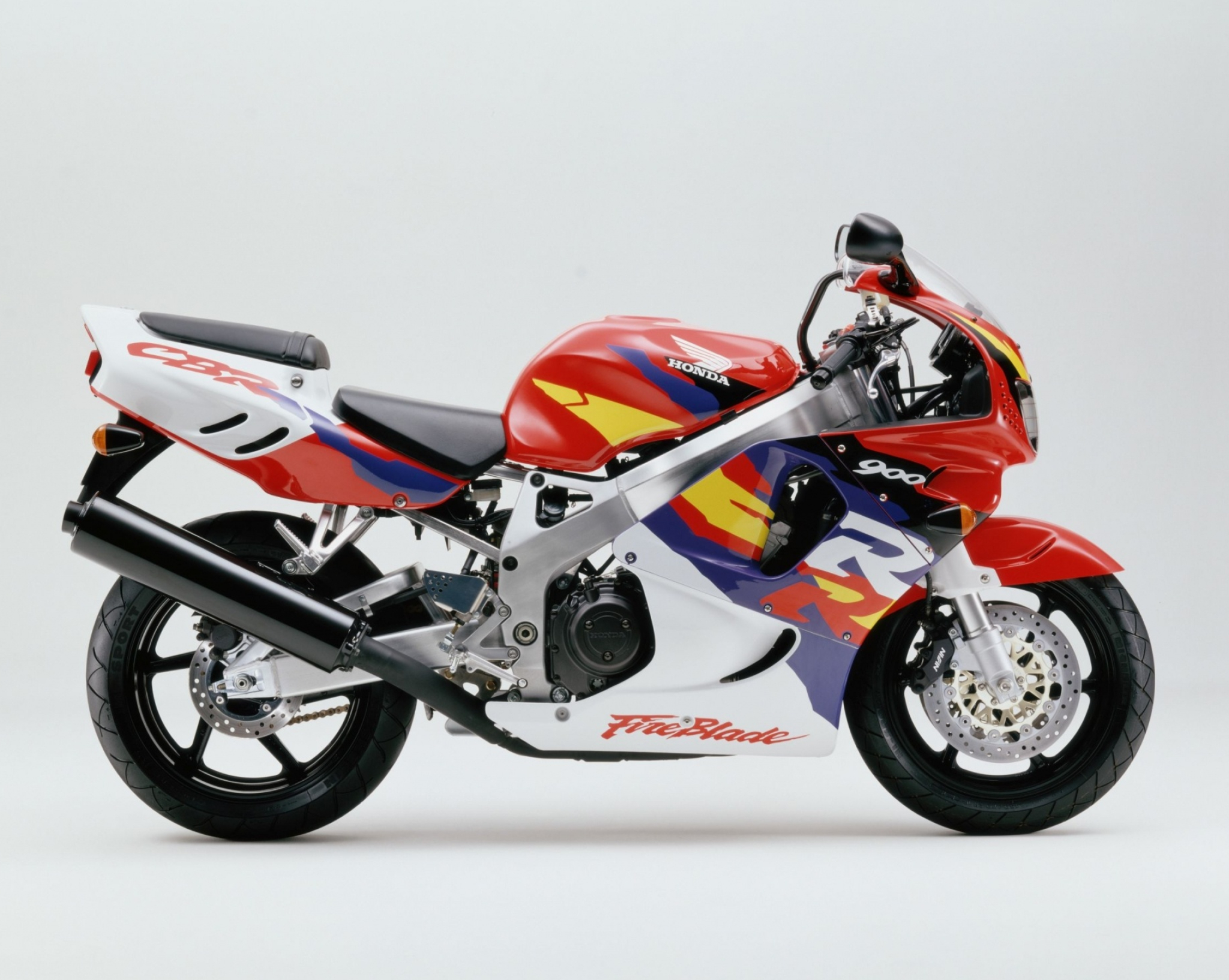 Honda CBR900RR, Legendary performance, Unforgettable design, Iconic heritage, 2050x1640 HD Desktop