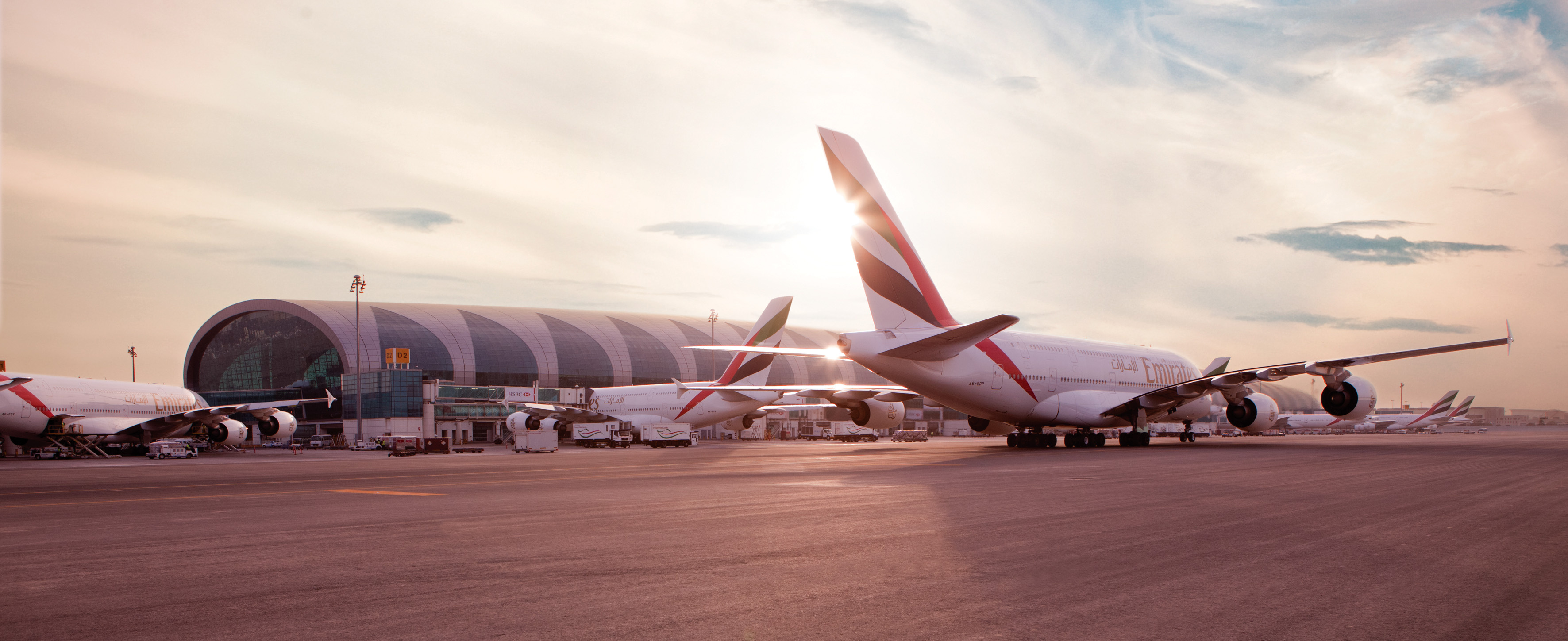 Dubai International Airport, Improve passenger experience, Emirates terminal 3, Introduced, 3550x1450 Dual Screen Desktop