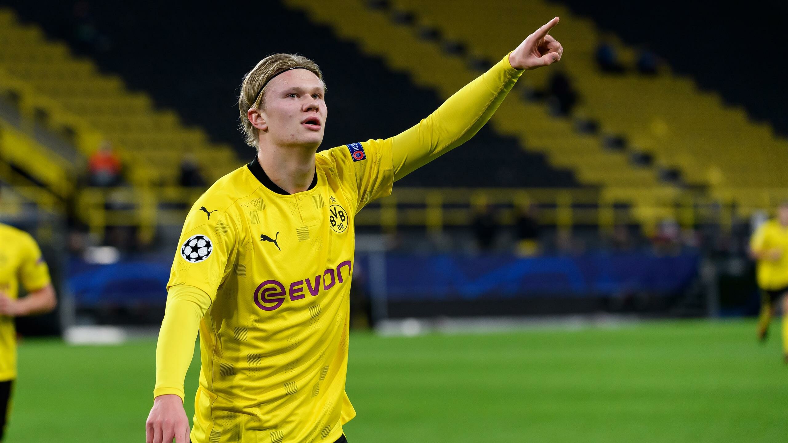 Borussia Dortmund, Haaland's challenge, Eurosport, Player's commitment, 2560x1440 HD Desktop